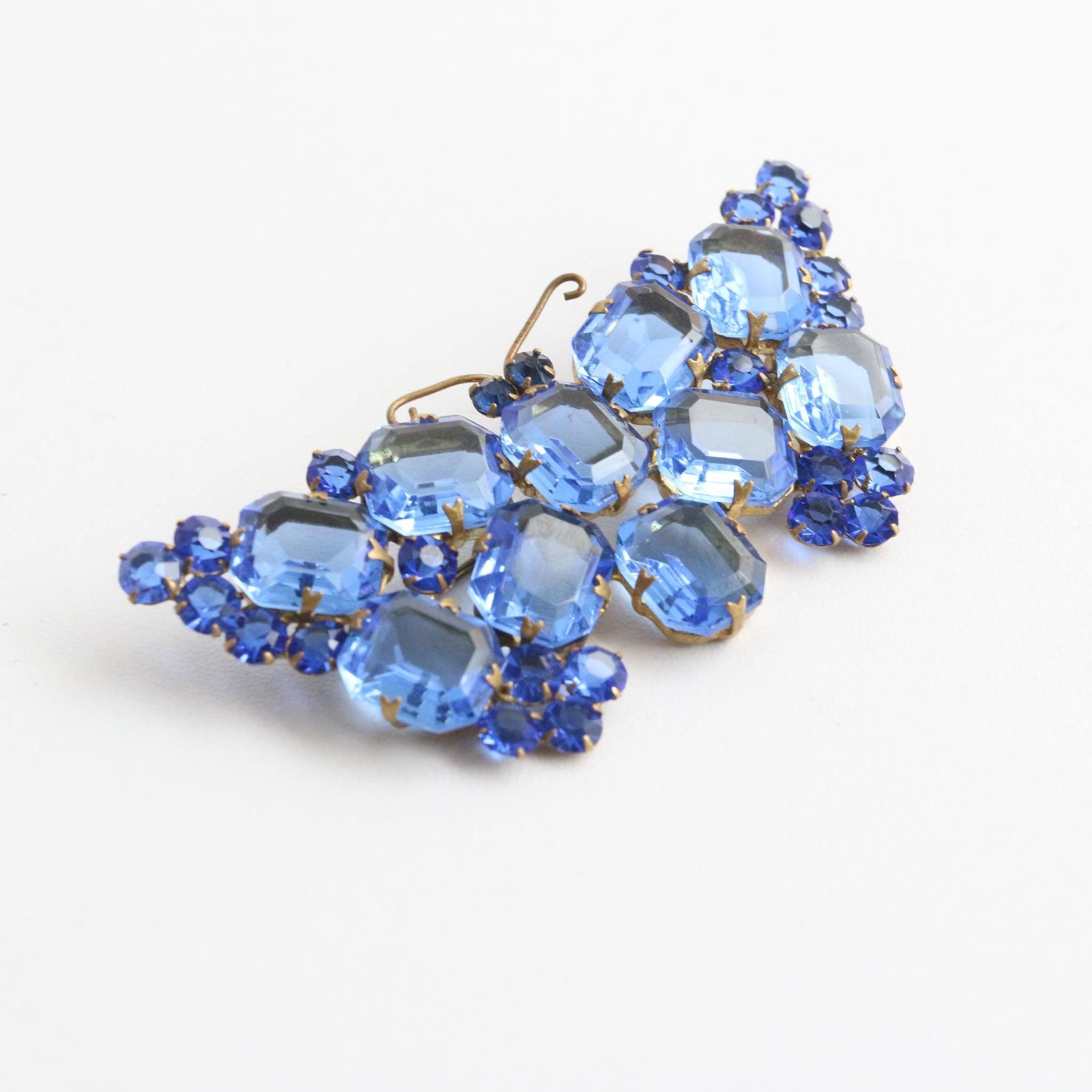 Art déco Broche papillon tchèque vintage des années 1930 en strass bleu original des années 1930 en vente