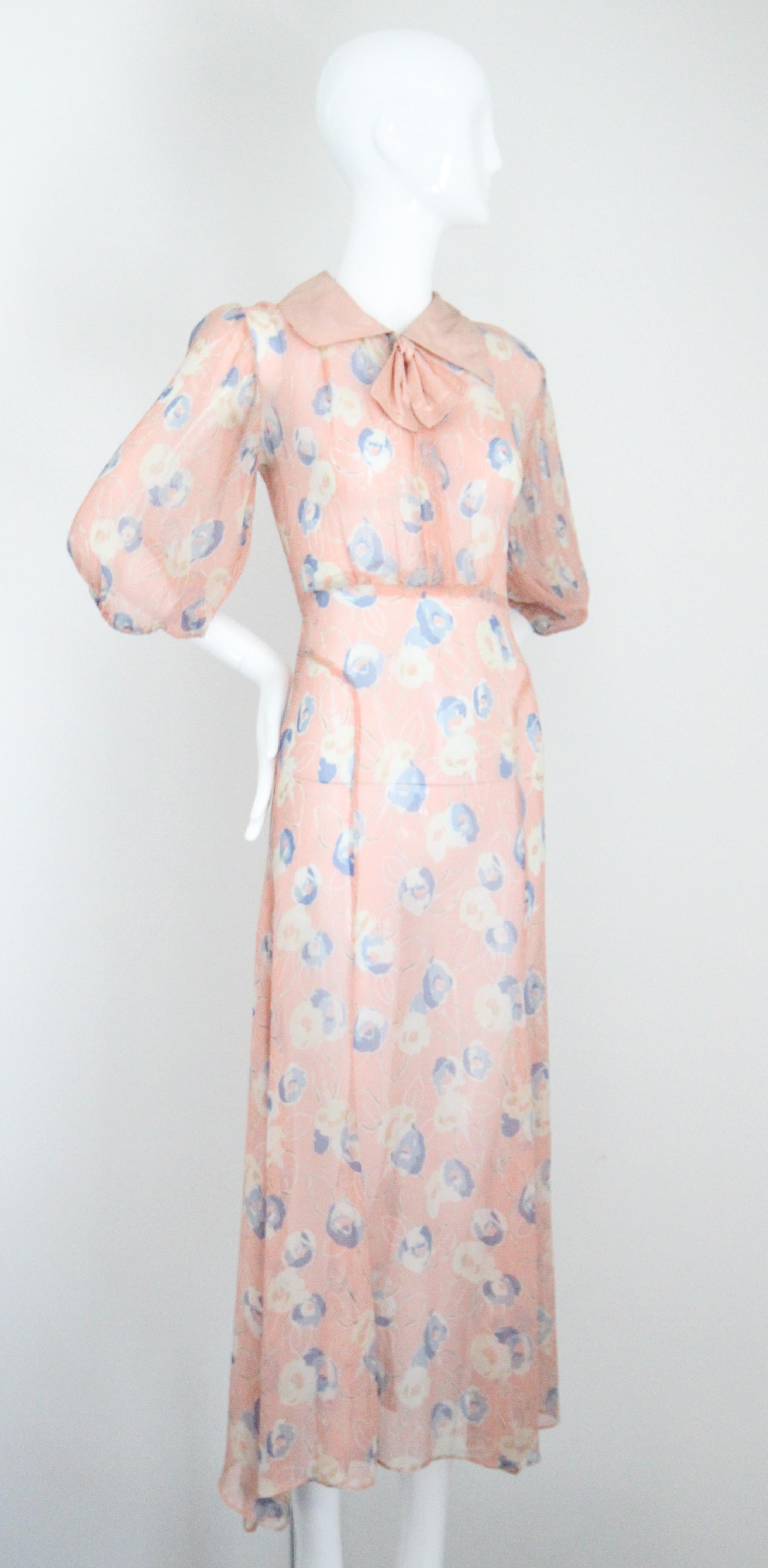 Women's Vintage 1930's Blush Pink Blue Floral Day Dress Bow 1930s Rayon Dress UK 8 US 4 For Sale