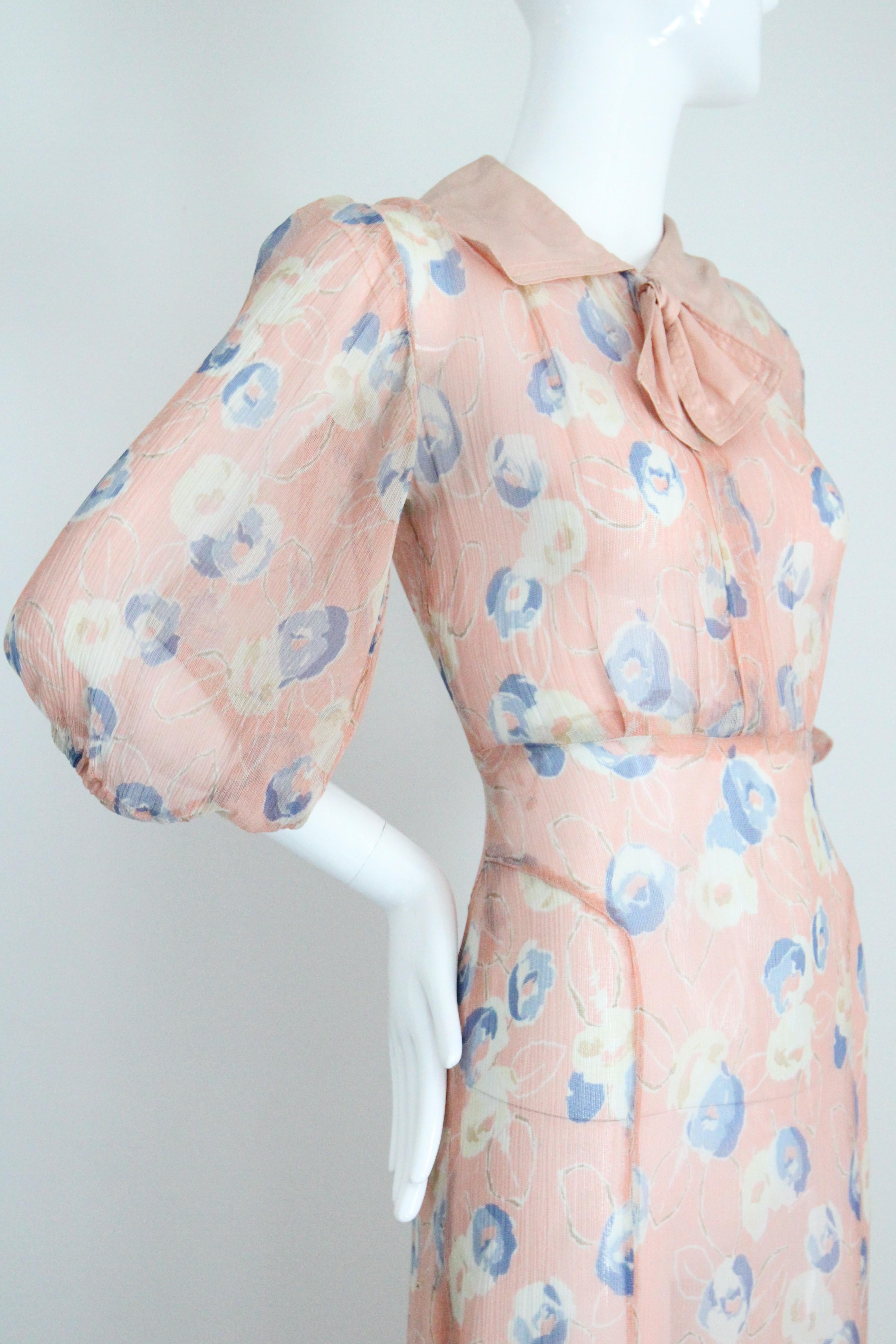 Vintage 1930's Blush Pink Blue Floral Day Dress Bow 1930s Rayon Dress UK 8 US 4 For Sale 2