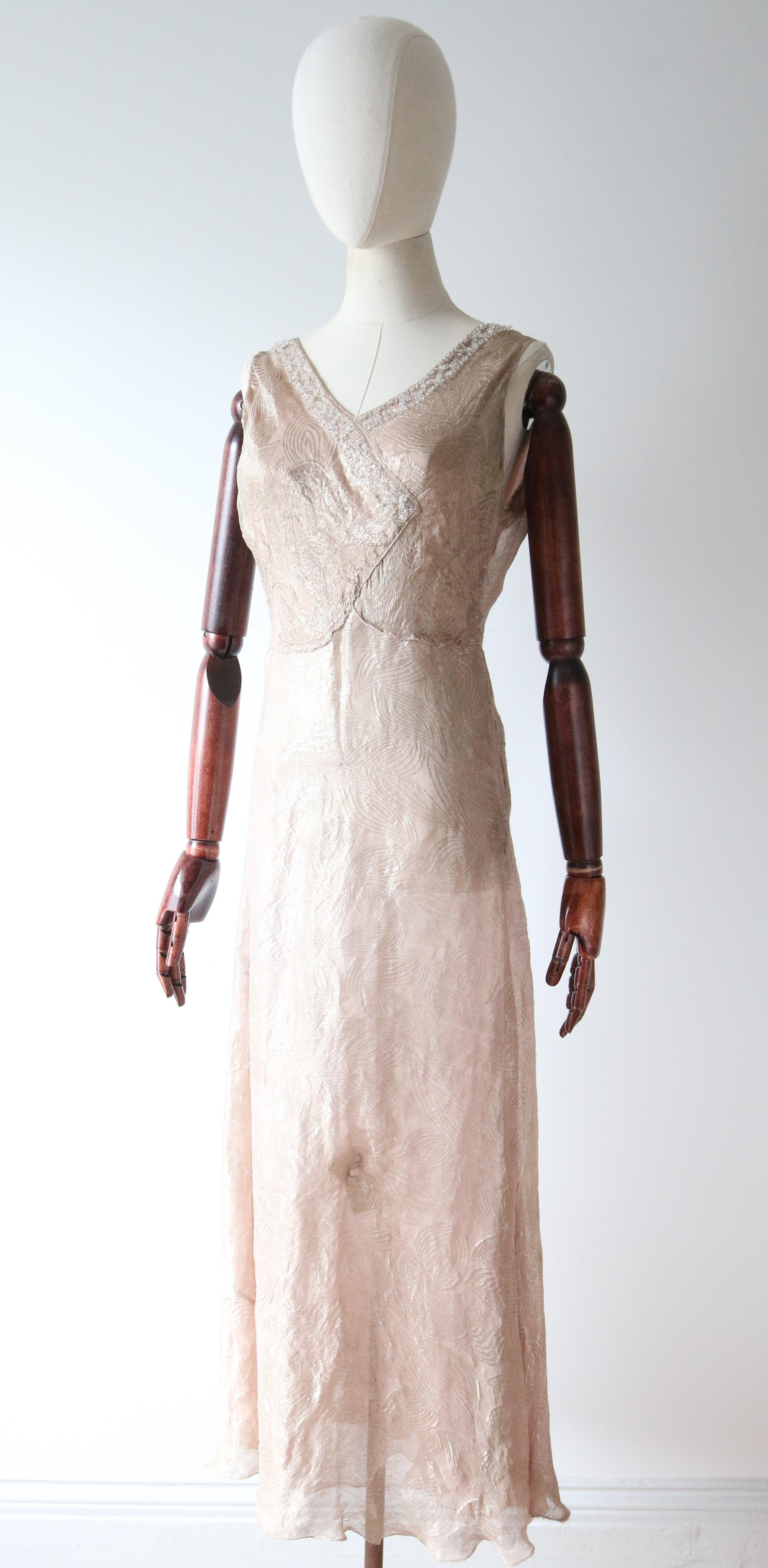 Vintage 1930's Blush Silk and Gold Lamé Beaded Evening Gown 1930 dress UK 8 US 4 For Sale 2