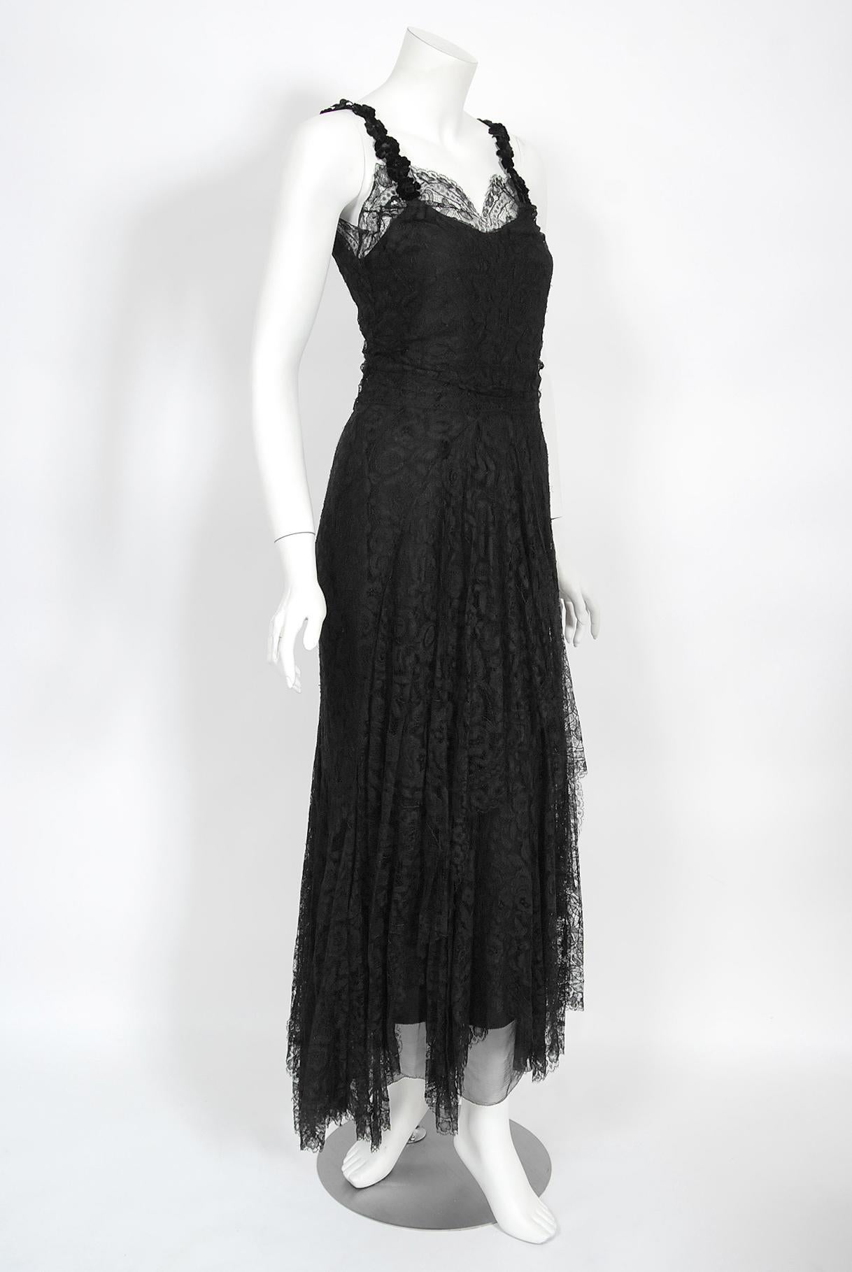 Vintage 1930's Bonwit Teller Couture Black Scalloped Lace Appliqué Bias-Cut Gown In Good Condition For Sale In Beverly Hills, CA