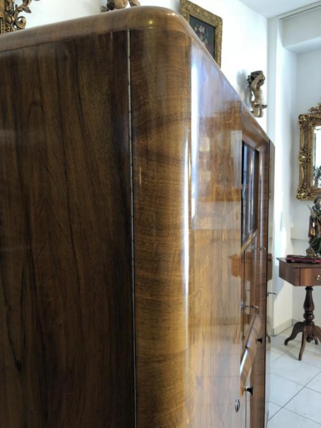 French Vintage 1930s Book Cabinet with a Stunning Walnut Grain