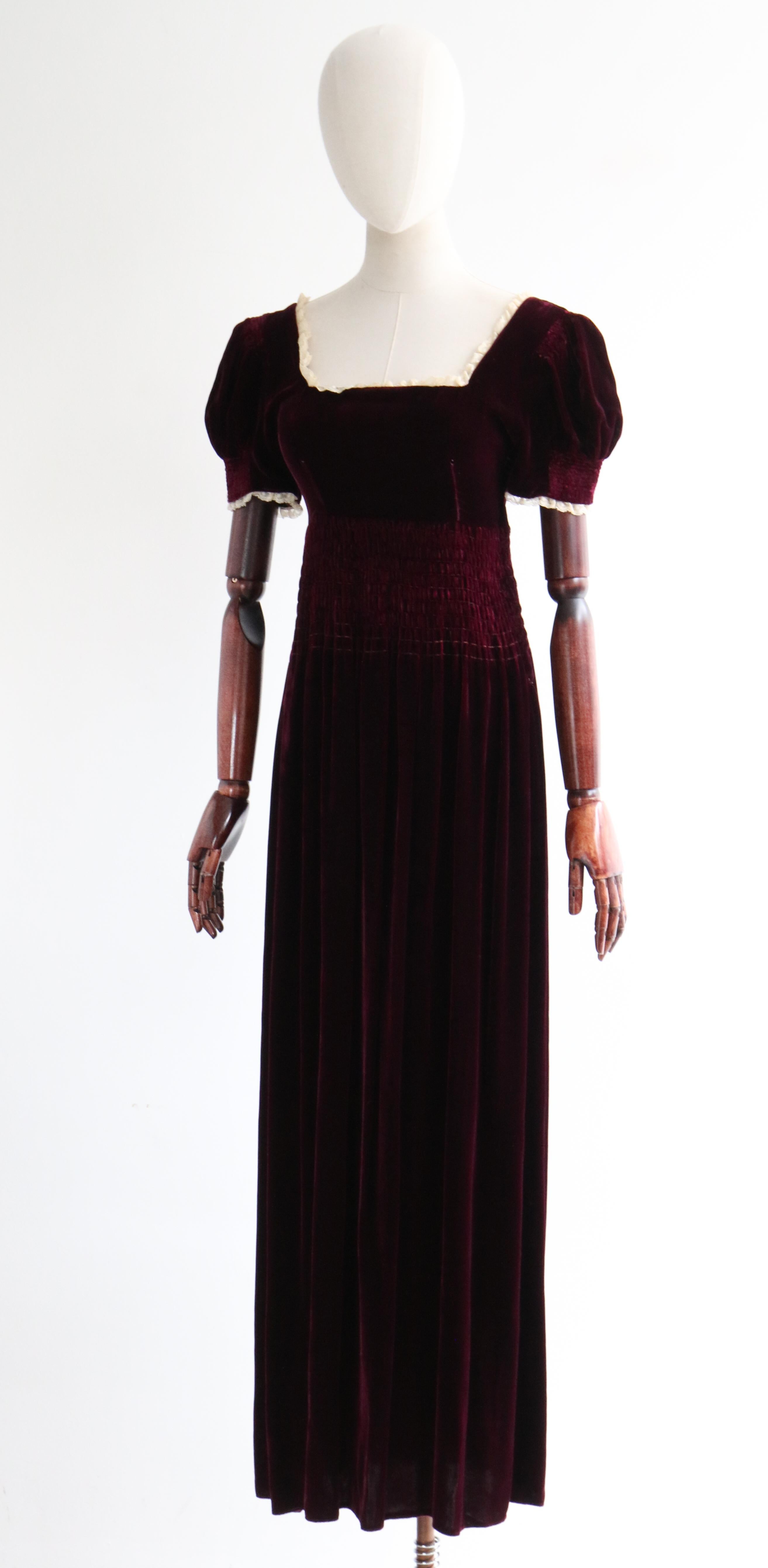 Vintage 1930's Burgundy Silk Velvet Dress UK 6-8 US 2-4 For Sale 1