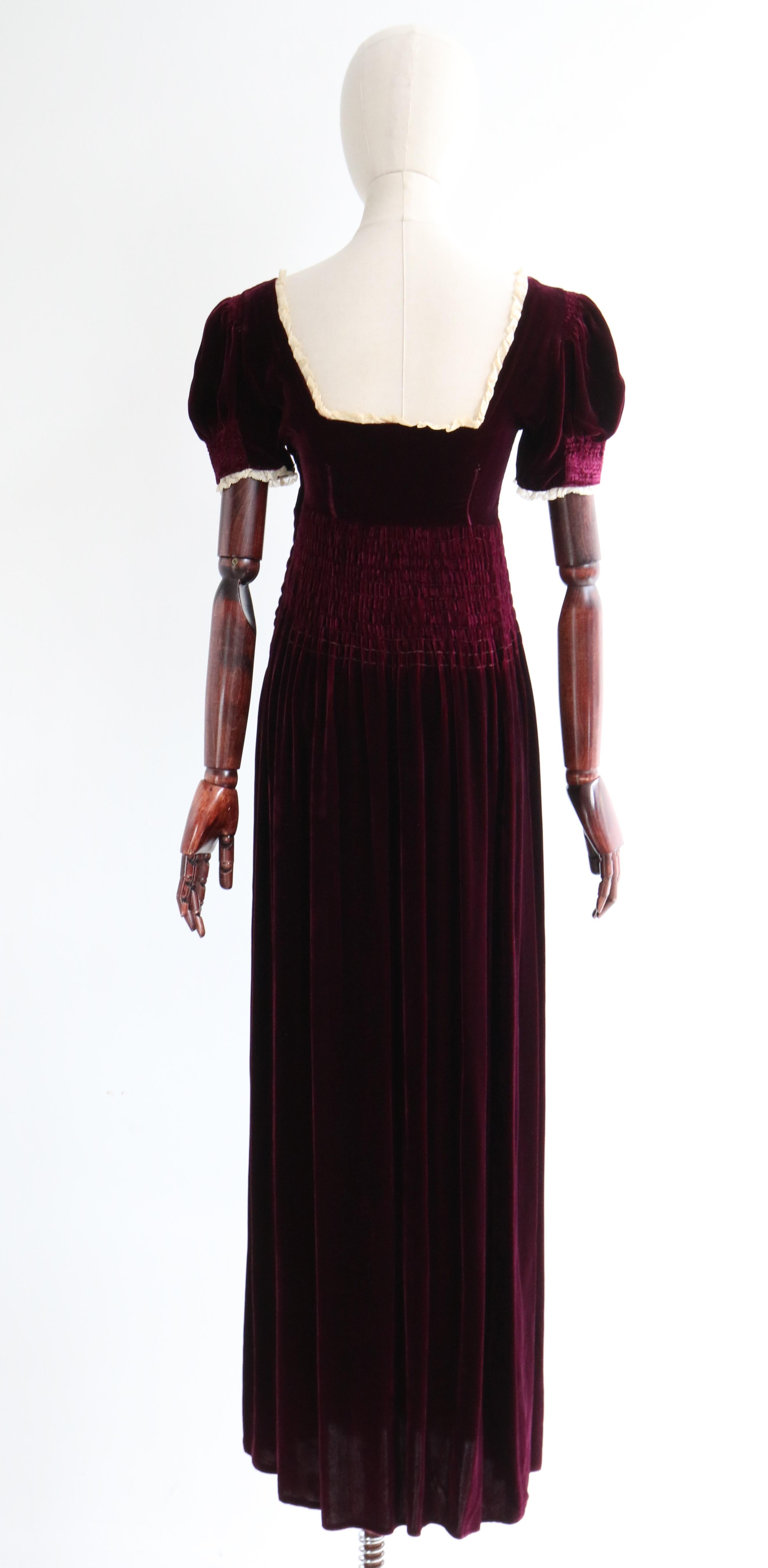 Vintage 1930's Burgundy Silk Velvet Dress UK 6-8 US 2-4 For Sale 2