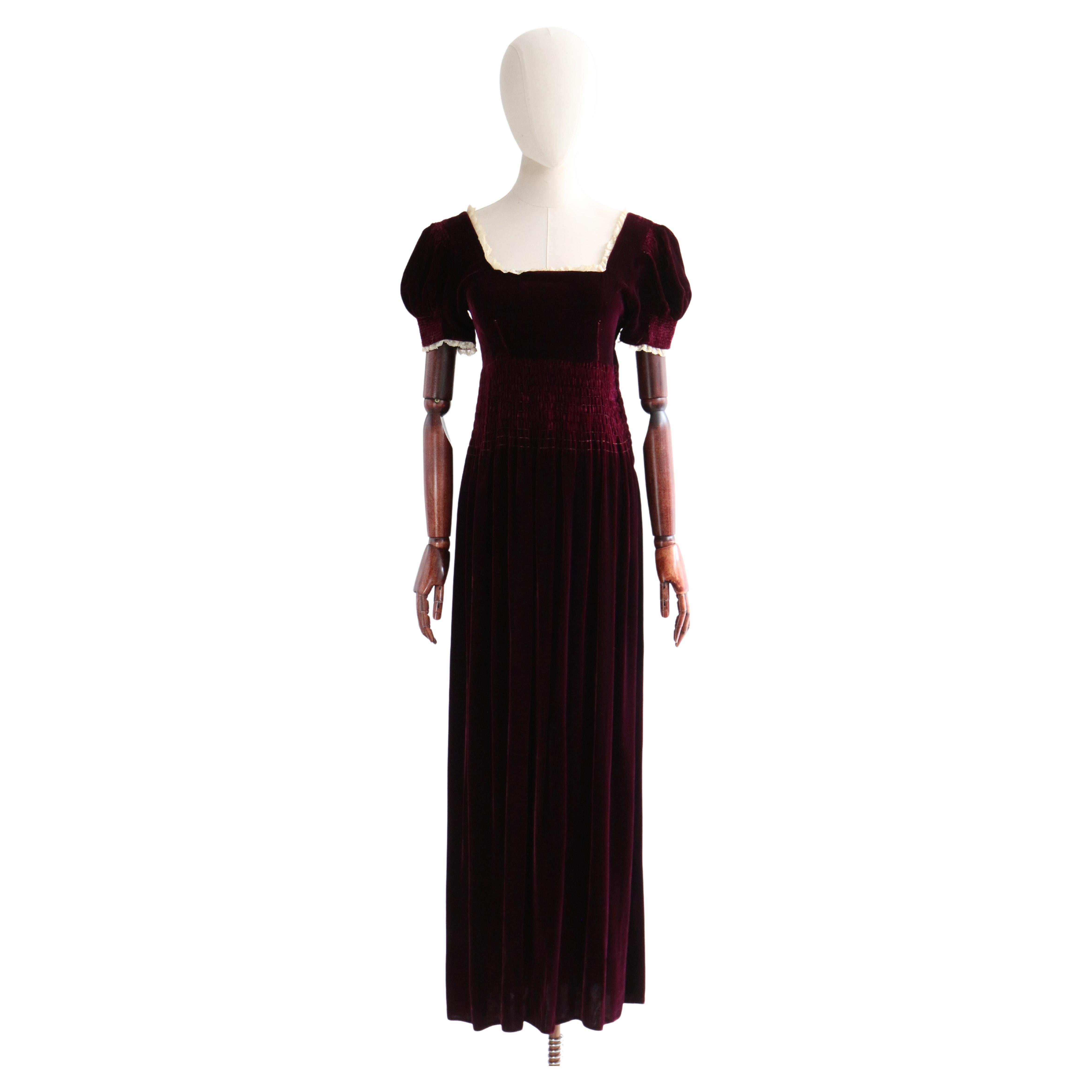 Vintage 1930's Burgundy Silk Velvet Dress UK 6-8 US 2-4 For Sale