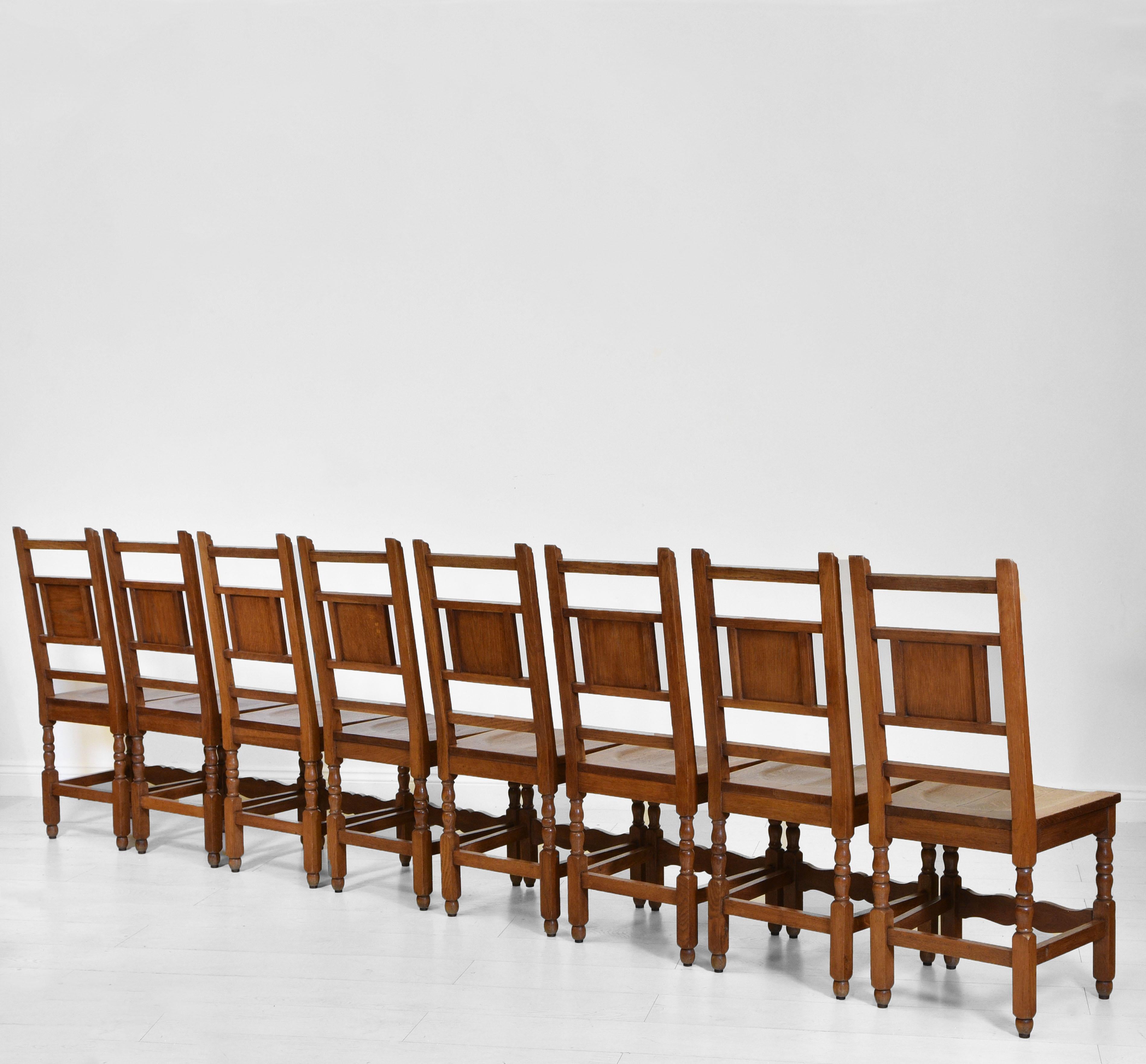 English Vintage 1930s Cambridge University Set of 8 Oak Dining Chairs For Sale