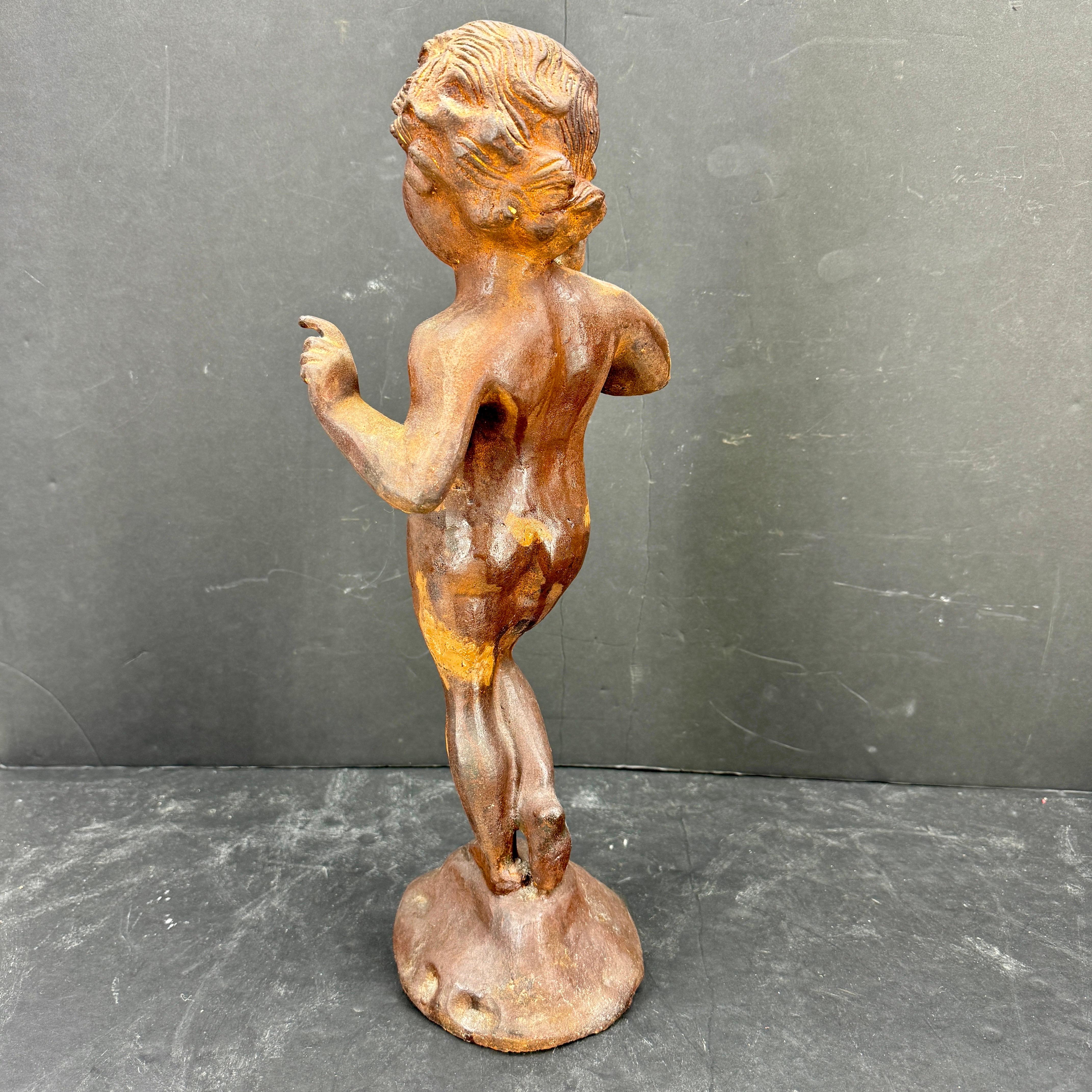 Scultura in ghisa d'epoca 1930 Boy Cherub Putti In condizioni buone in vendita a Haddonfield, NJ