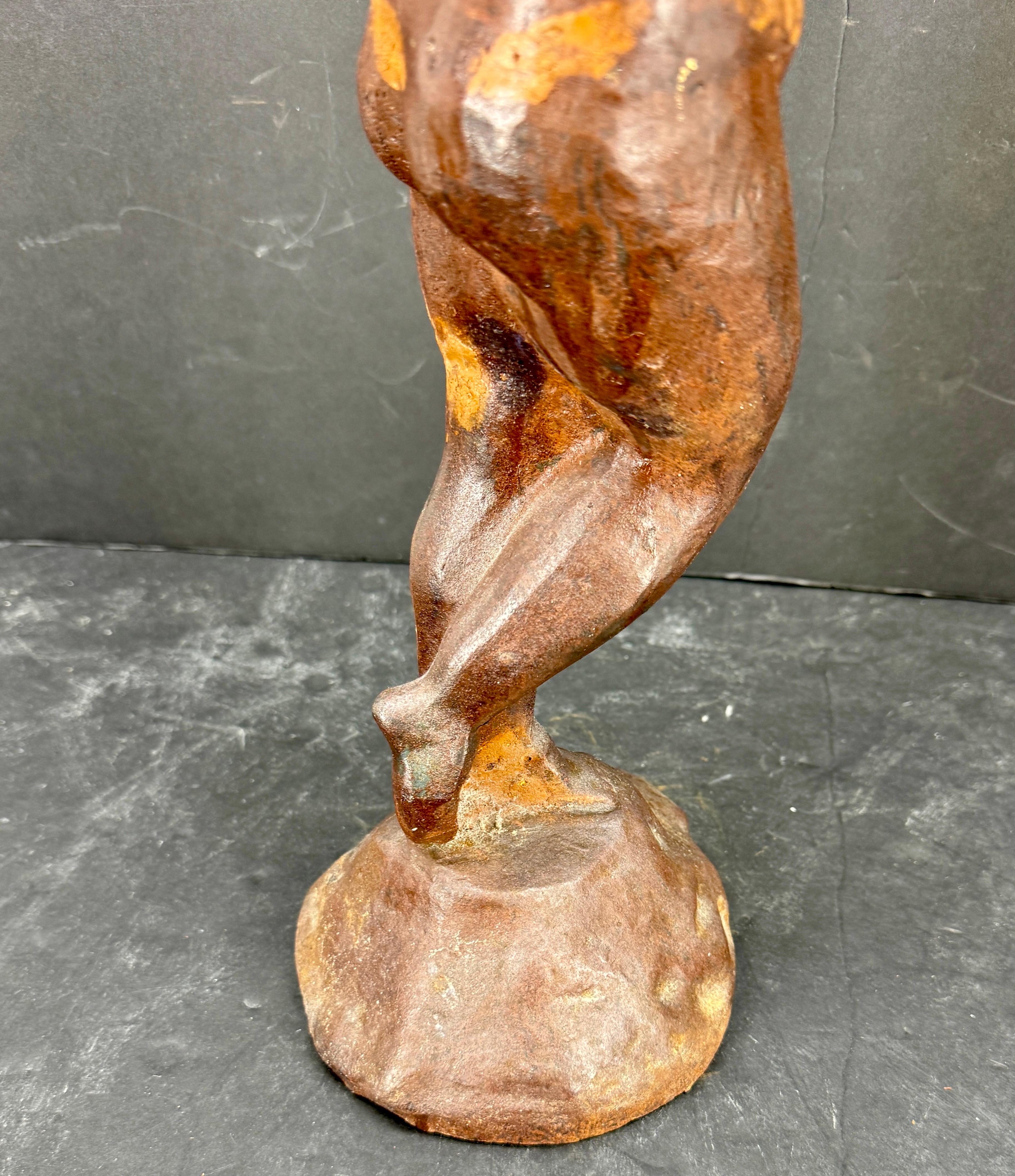 XX secolo Scultura in ghisa d'epoca 1930 Boy Cherub Putti in vendita