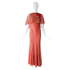 Conjunto de vestido de noche y manto de encaje coral y lamé vintage de 1930 UK 6-8 US 2-4