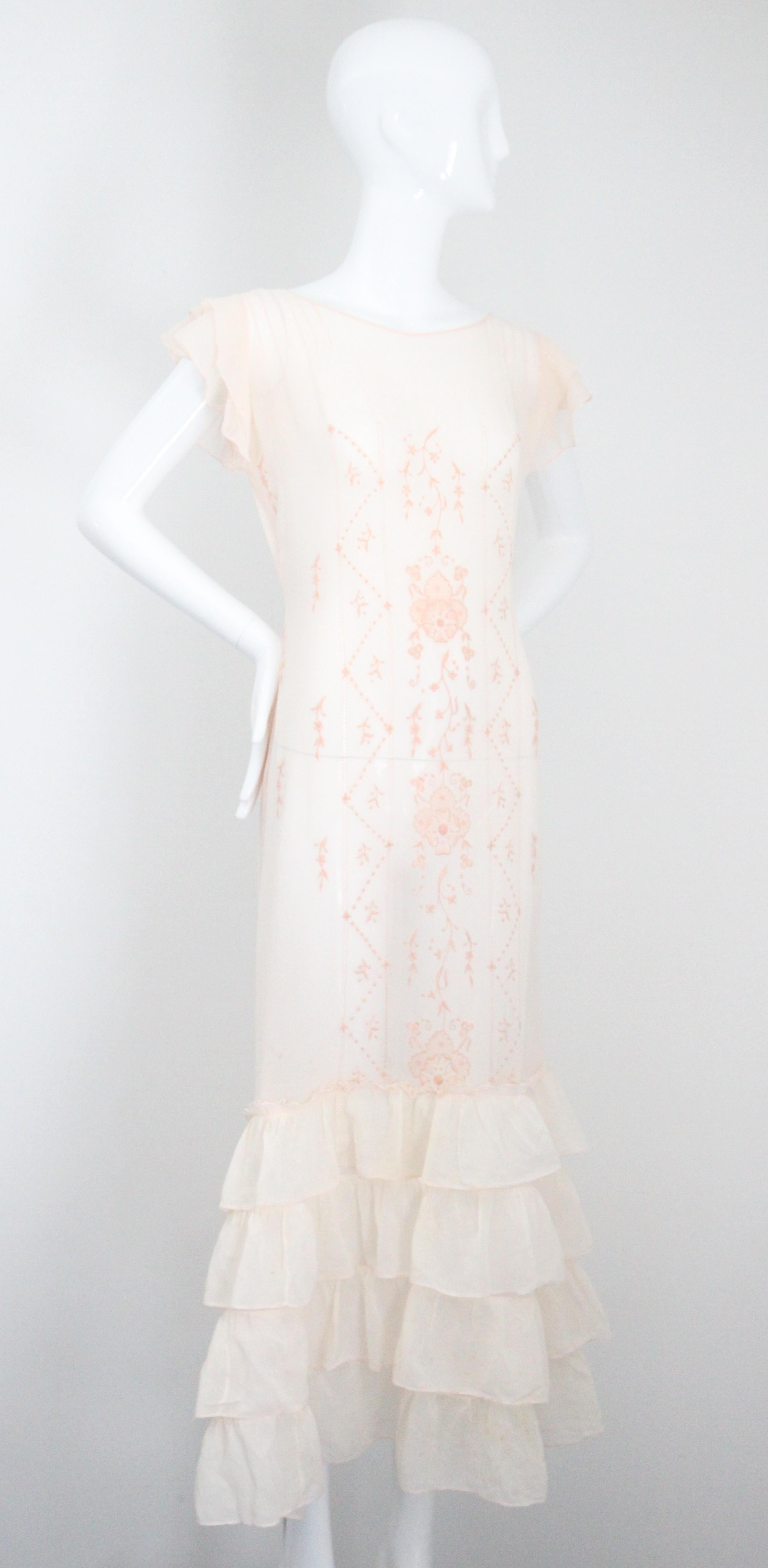 Vintage 1930's Cotton Embroidered Day Dress Pale Pink Floral 1930s UK 8 US 4 In Good Condition For Sale In Cheltenham, GB