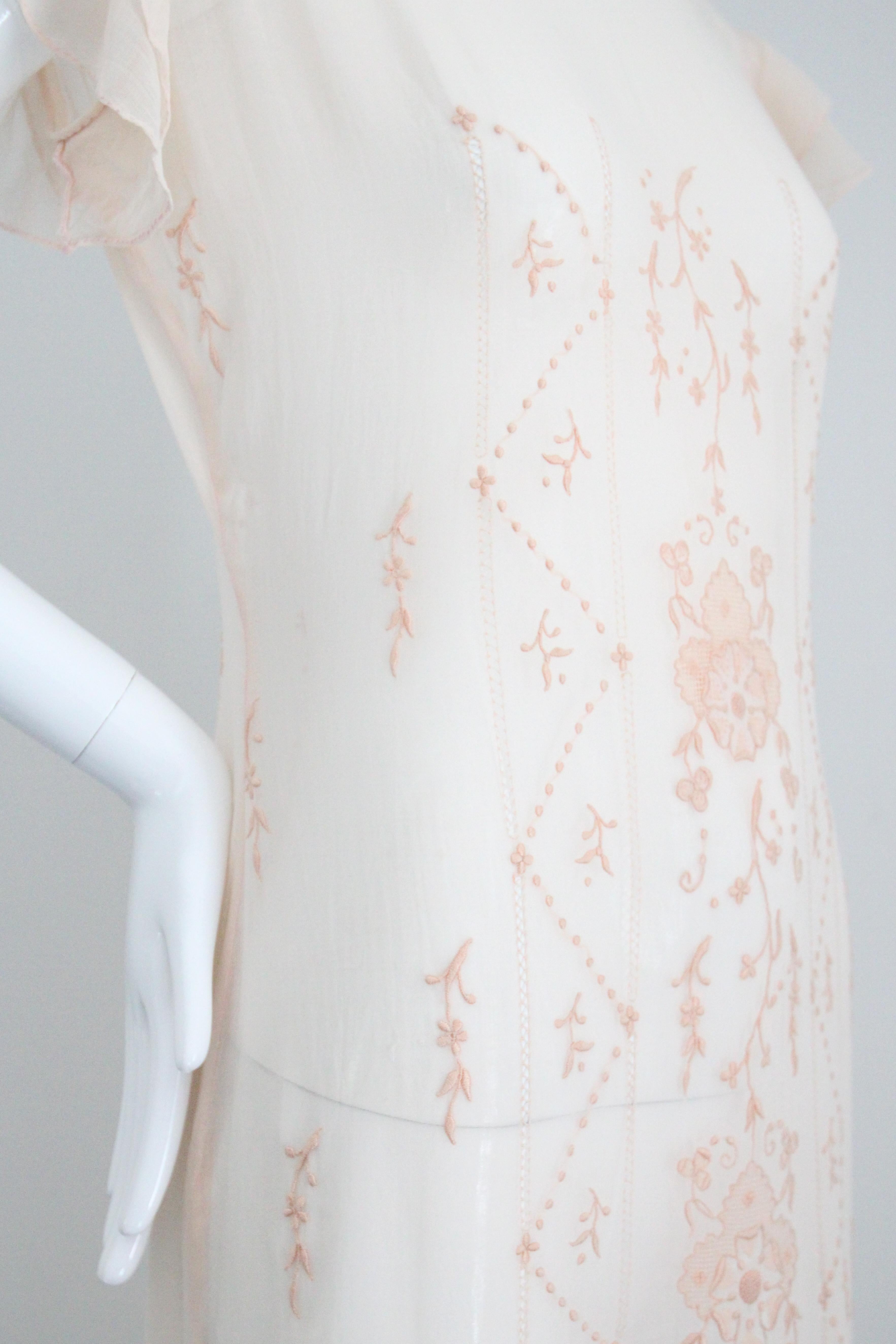 Vintage 1930's Cotton Embroidered Day Dress Pale Pink Floral 1930s UK 8 US 4 For Sale 3