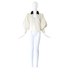 Camicetta vintage degli anni '30 in rayon color crema con maniche a vescovo, taglia US 6 / UK 10