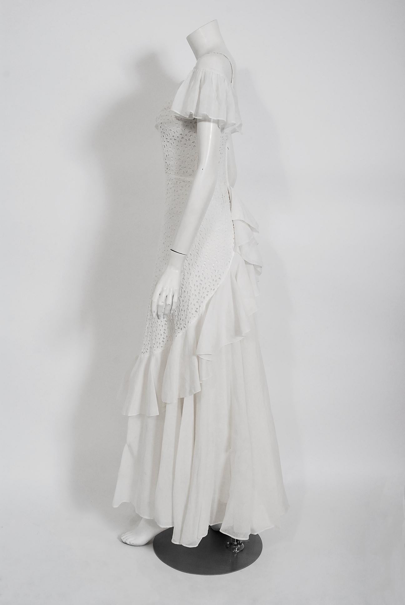 Vintage 1930's Crisp-White Eyelet Organza Off Shoulder Ruffle Bustle Bridal Gown In Good Condition In Beverly Hills, CA