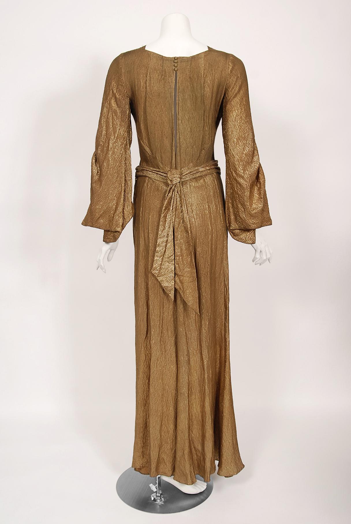 Vintage 1930s Debenham & Freebody Couture Metallic Gold Lamé Winged Sleeve Gown  For Sale 5