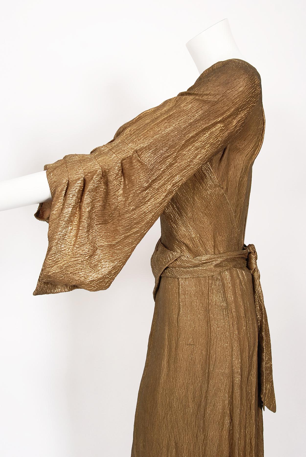 Vintage 1930s Debenham & Freebody Couture Metallic Gold Lamé Winged Sleeve Gown  For Sale 1