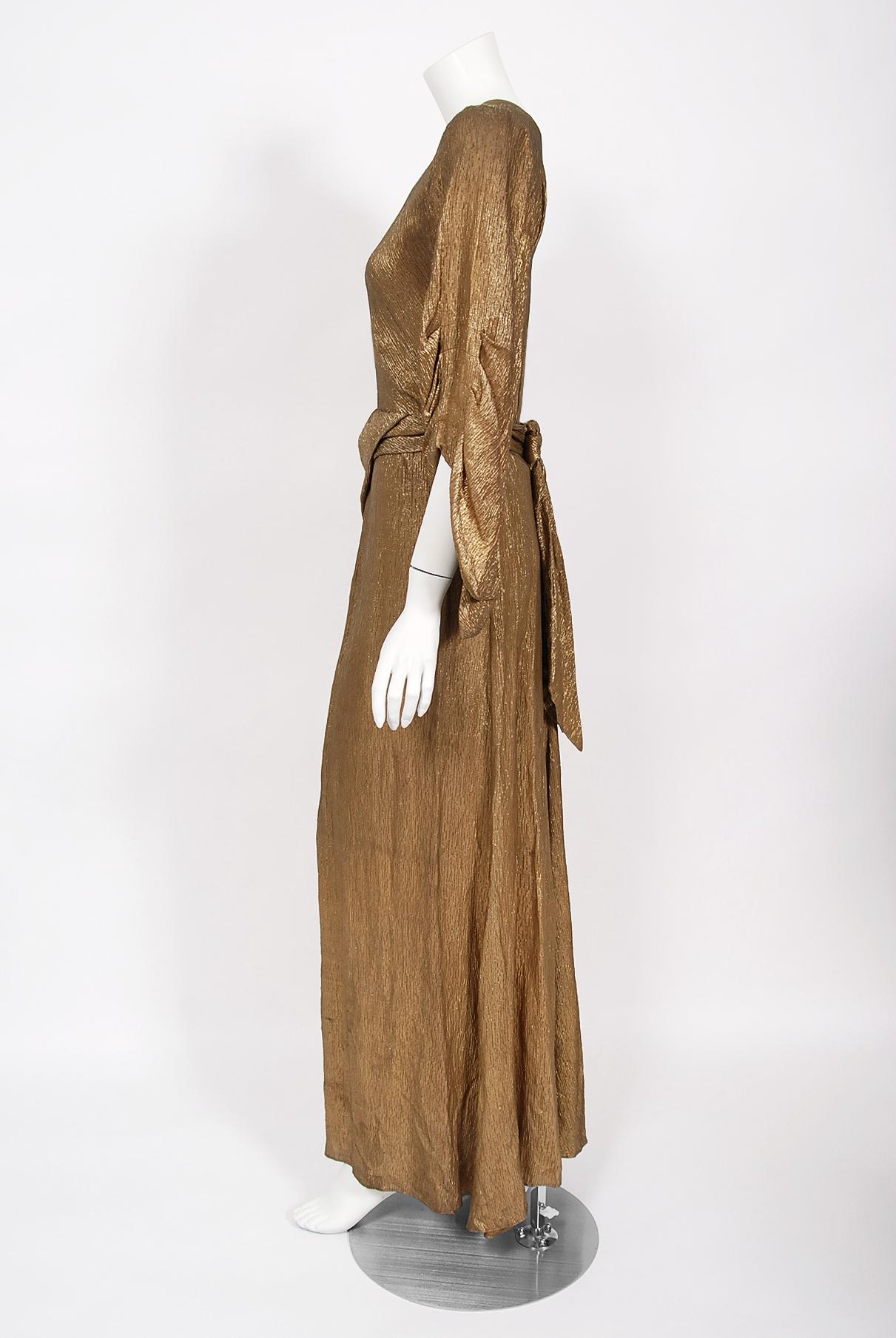 Vintage 1930s Debenham & Freebody Couture Metallic Gold Lamé Winged Sleeve Gown  For Sale 3