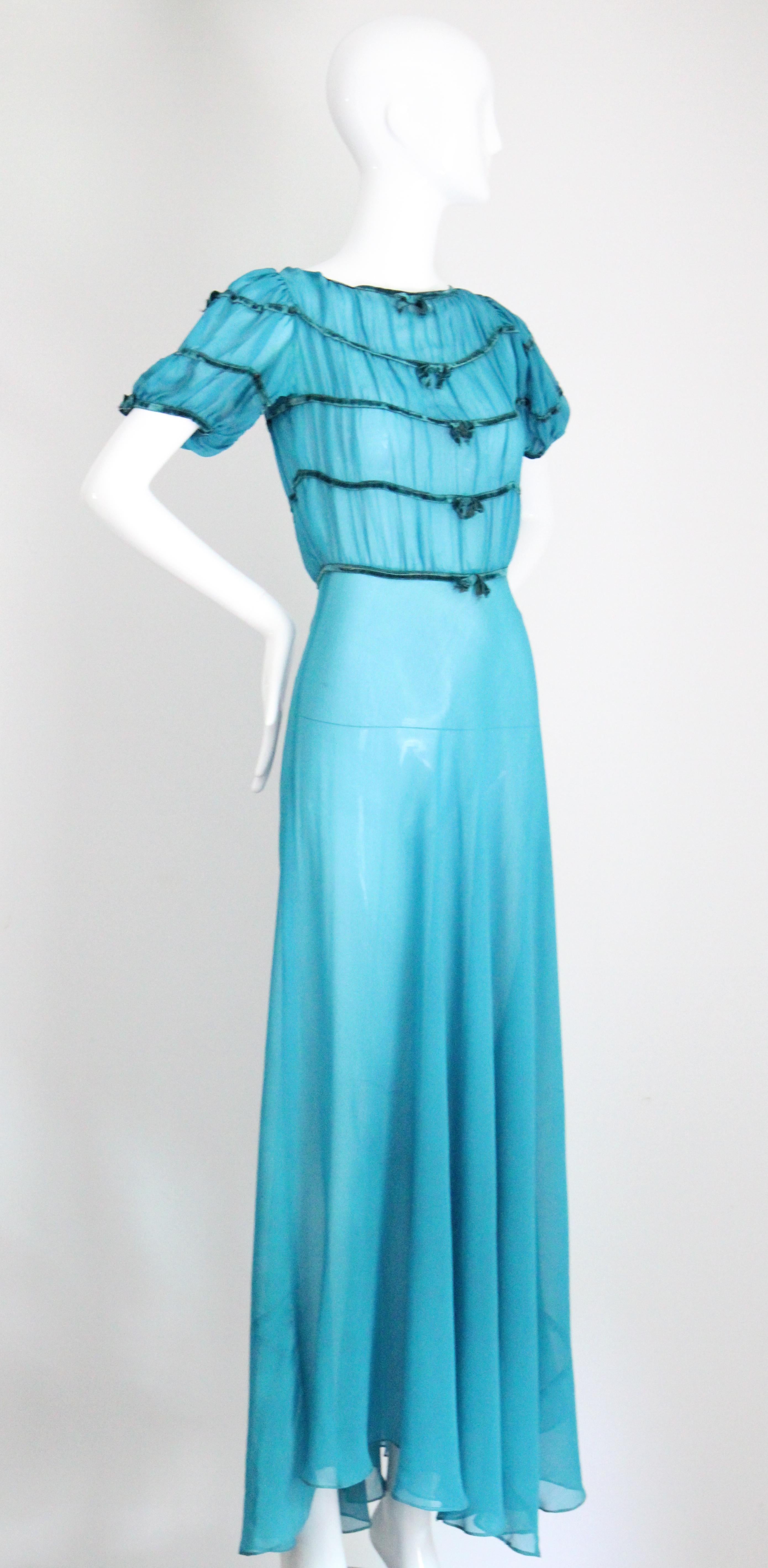 Vintage 1930's Dress Turquoise blue silk chiffon velvet  robe à nœuds UK 8 US 4 État moyen - En vente à Cheltenham, GB