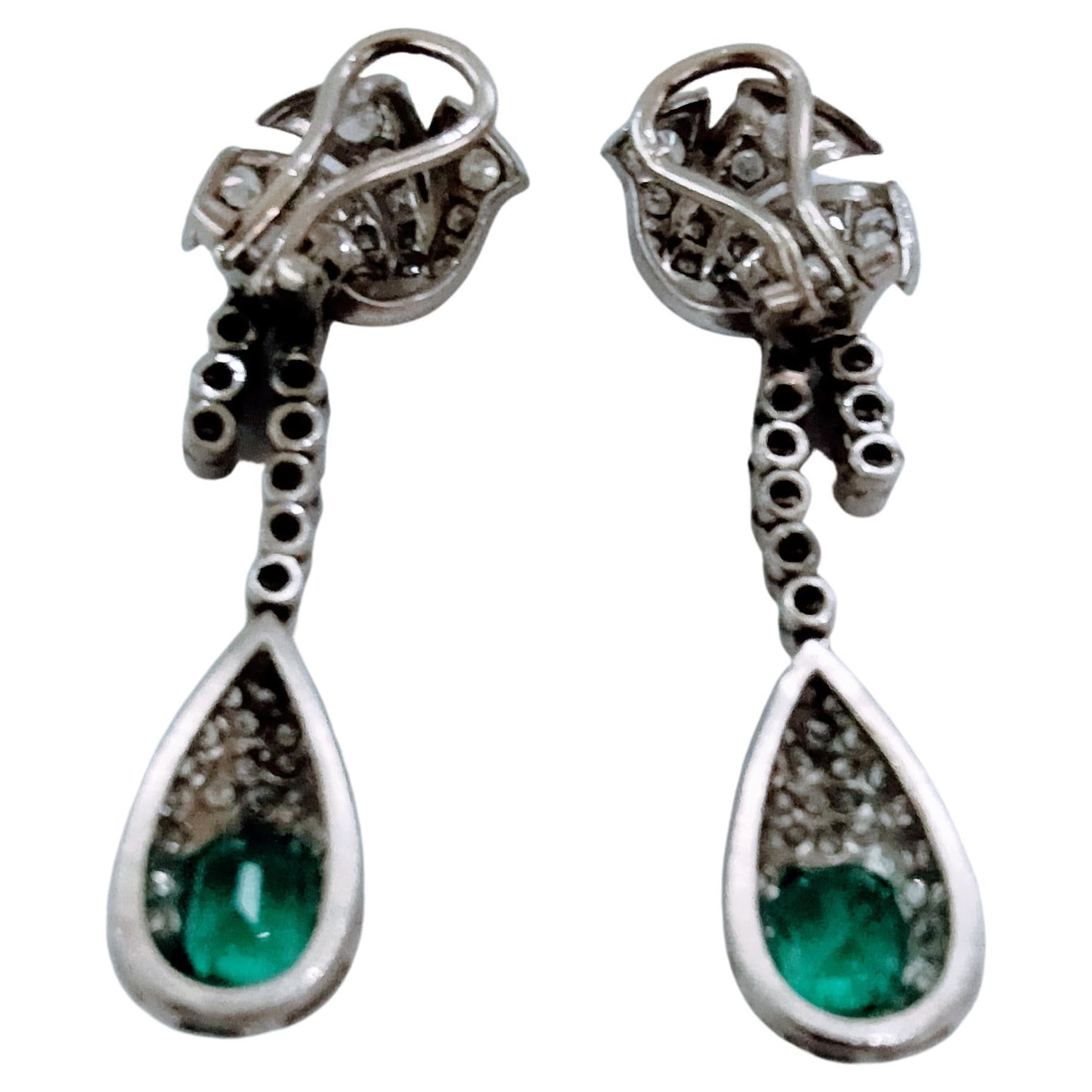 Vintage 1930er Jahre  Ohrringe Art-Deco Weißgold 18kt Smaragd kolumbianisch und Diamanten (Smaragdschliff) im Angebot