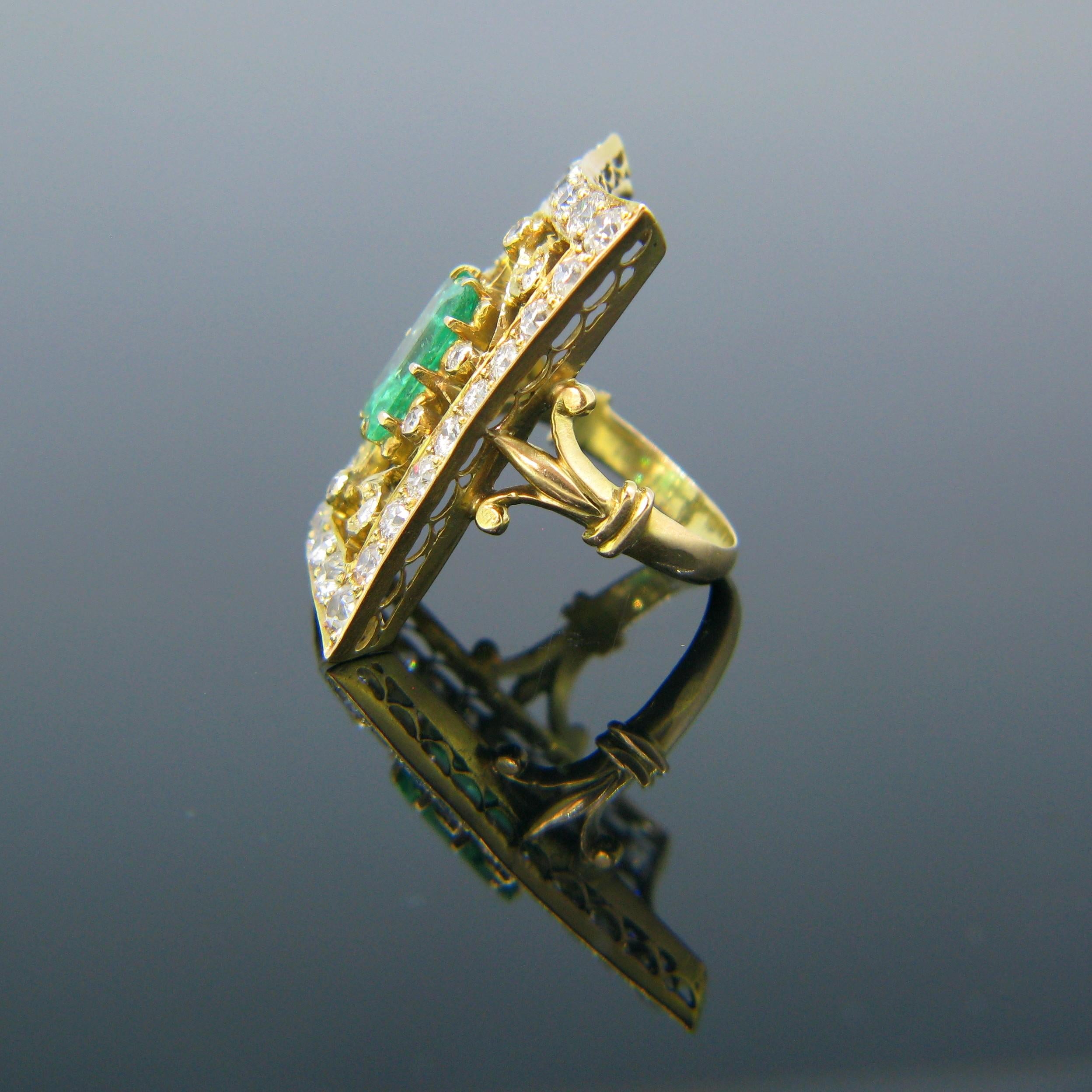 Vintage 1930s Emerald Diamonds Yellow Gold Ring In Good Condition In London, GB