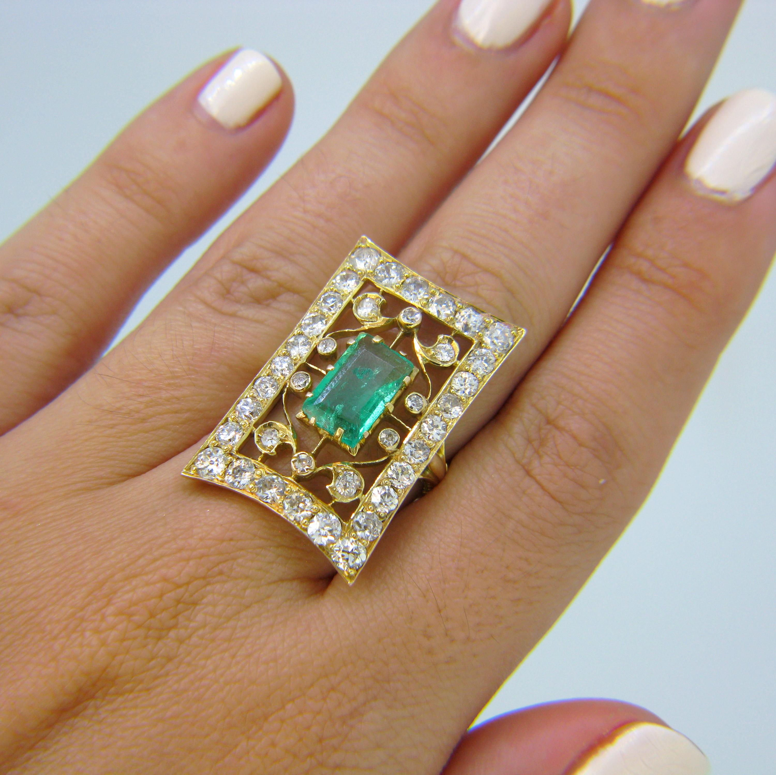 Vintage 1930s Emerald Diamonds Yellow Gold Ring 2