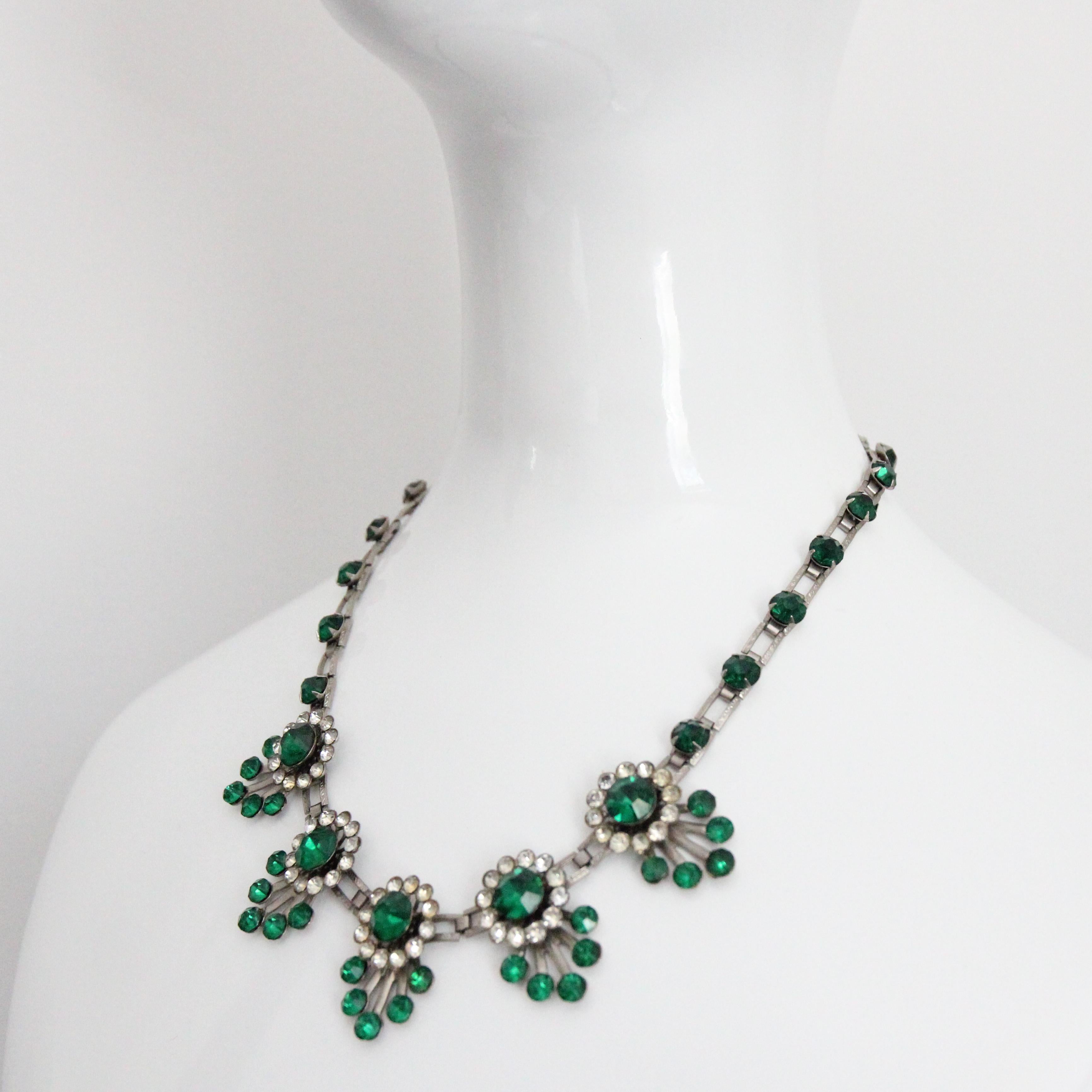 Vintage 1930's emerald green rhinestone silver rhinestone floral necklace For Sale 1