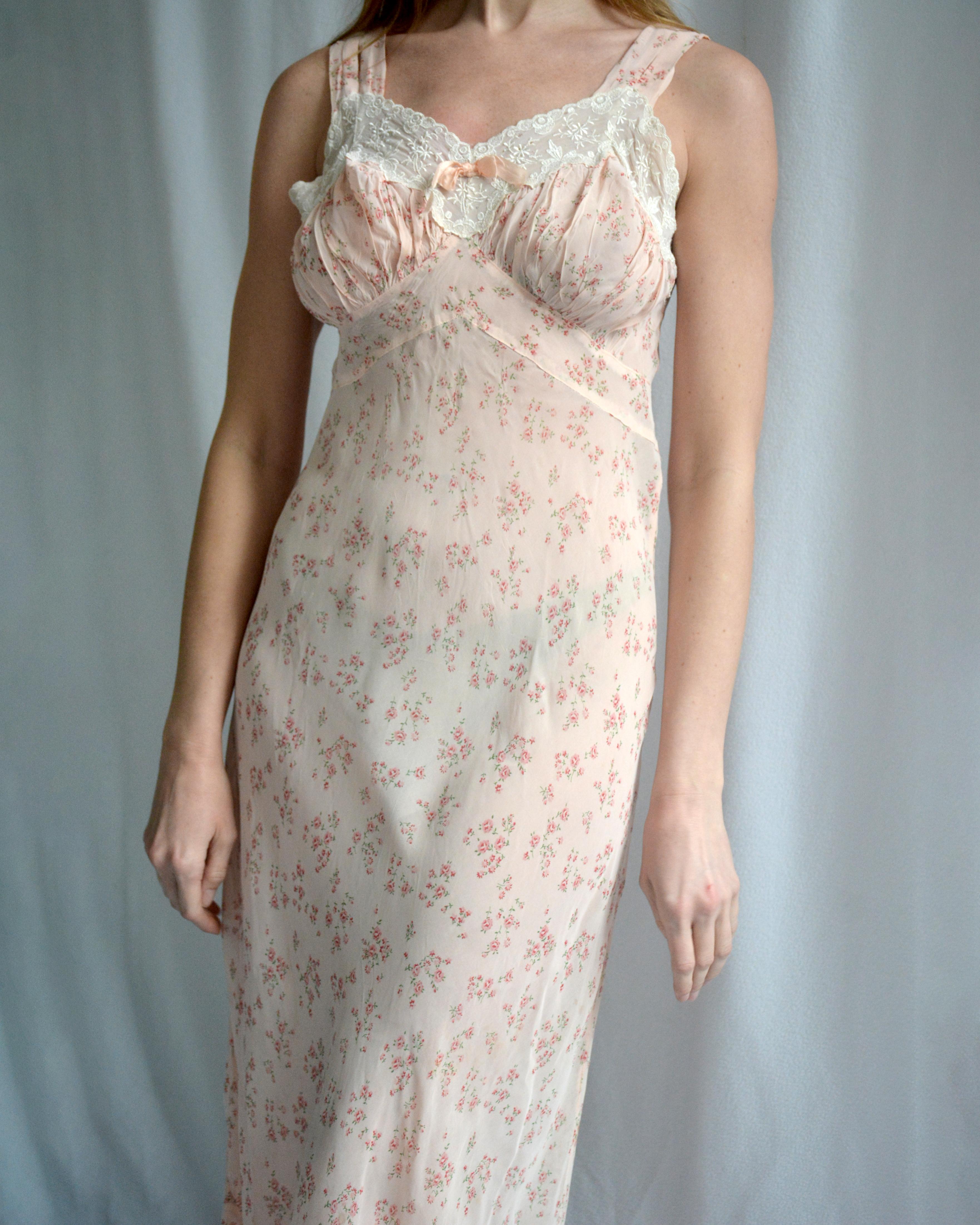 VINTAGE 1930s FLORAL SLIP DRESS In Good Condition For Sale In New York, NY
