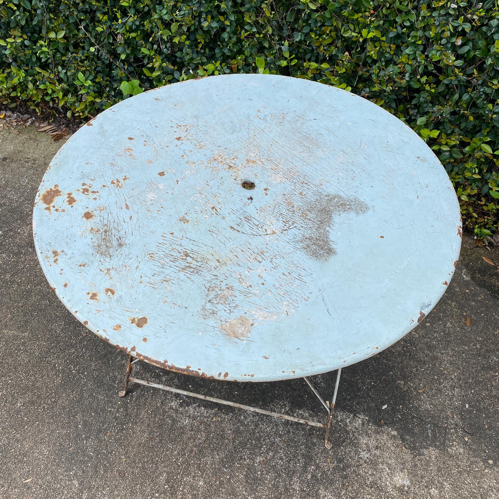 Vintage 1930s French Painted Round Metal Folding Table in Sky Blue In Fair Condition In Houston, TX