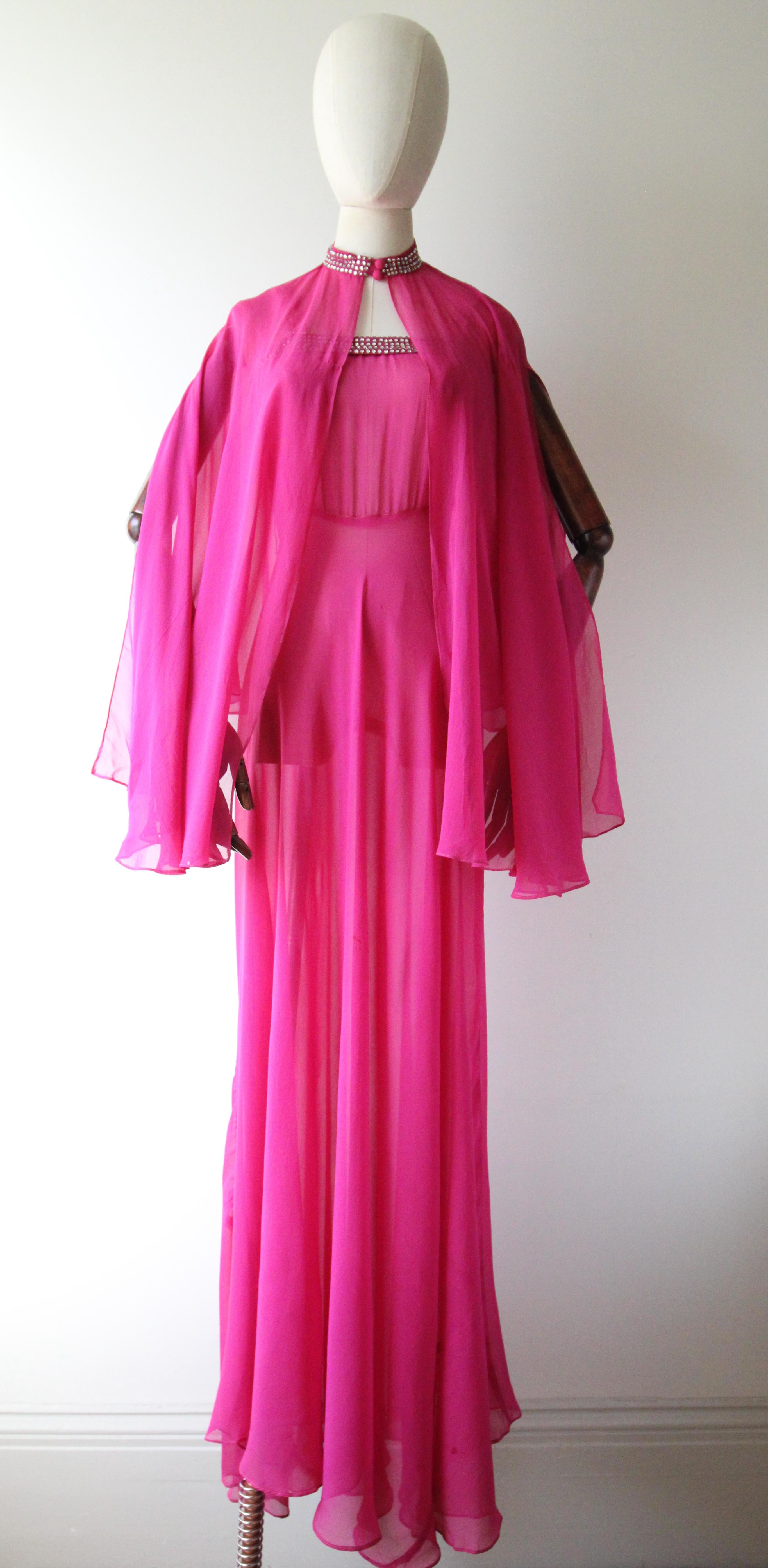 Vintage años 30 Vestido de noche de seda rosa fucsia a juego con capa pedrería UK 6 US 2 en venta 7