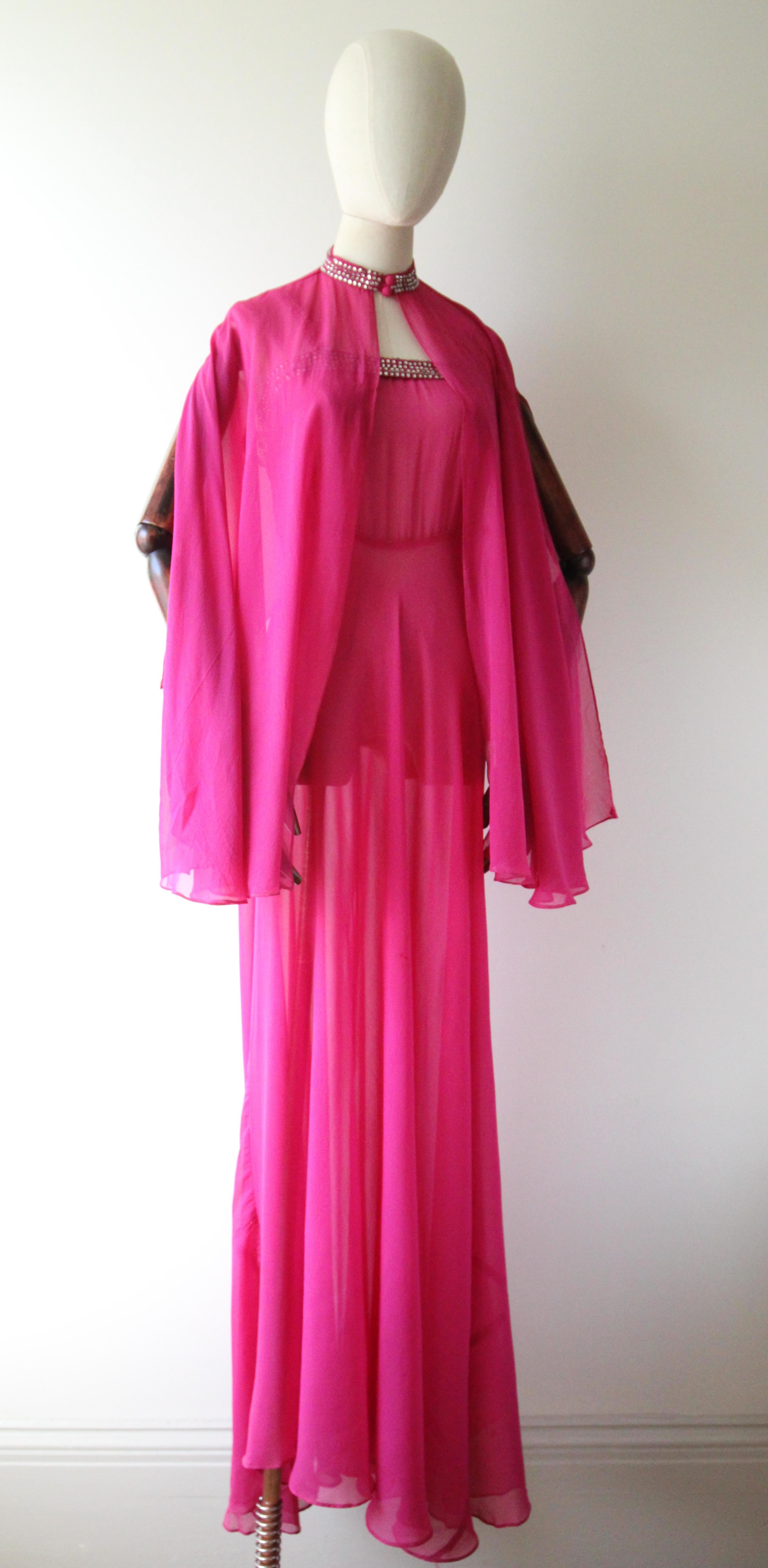 Vintage años 30 Vestido de noche de seda rosa fucsia a juego con capa pedrería UK 6 US 2 en venta 10