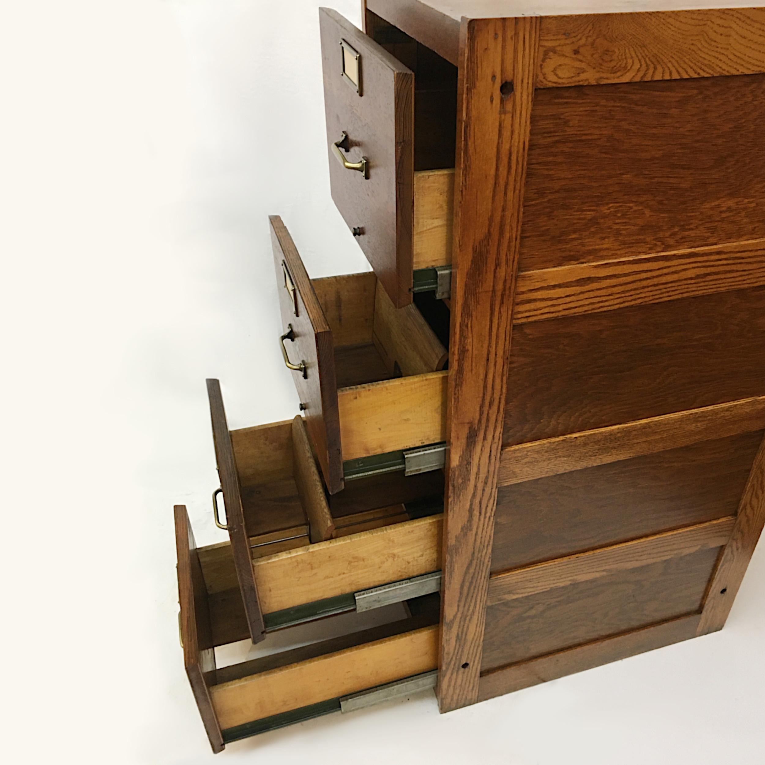 North American Vintage 1930s Industrial Oak 4-Drawer File Cabinet by Globe Wernicke