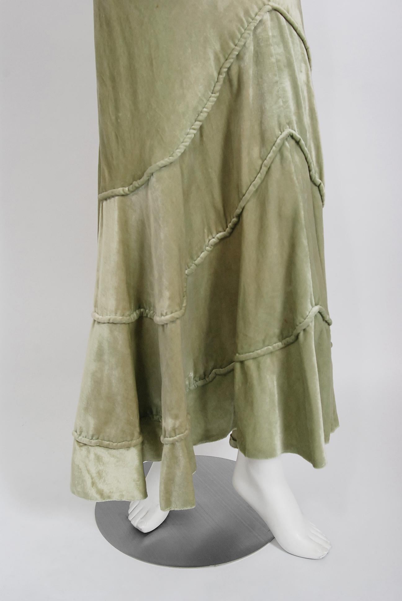 Vintage 1930's Jane Regny Haute Couture Seafoam Green Silk Velvet Bias Cut Gown In Good Condition In Beverly Hills, CA