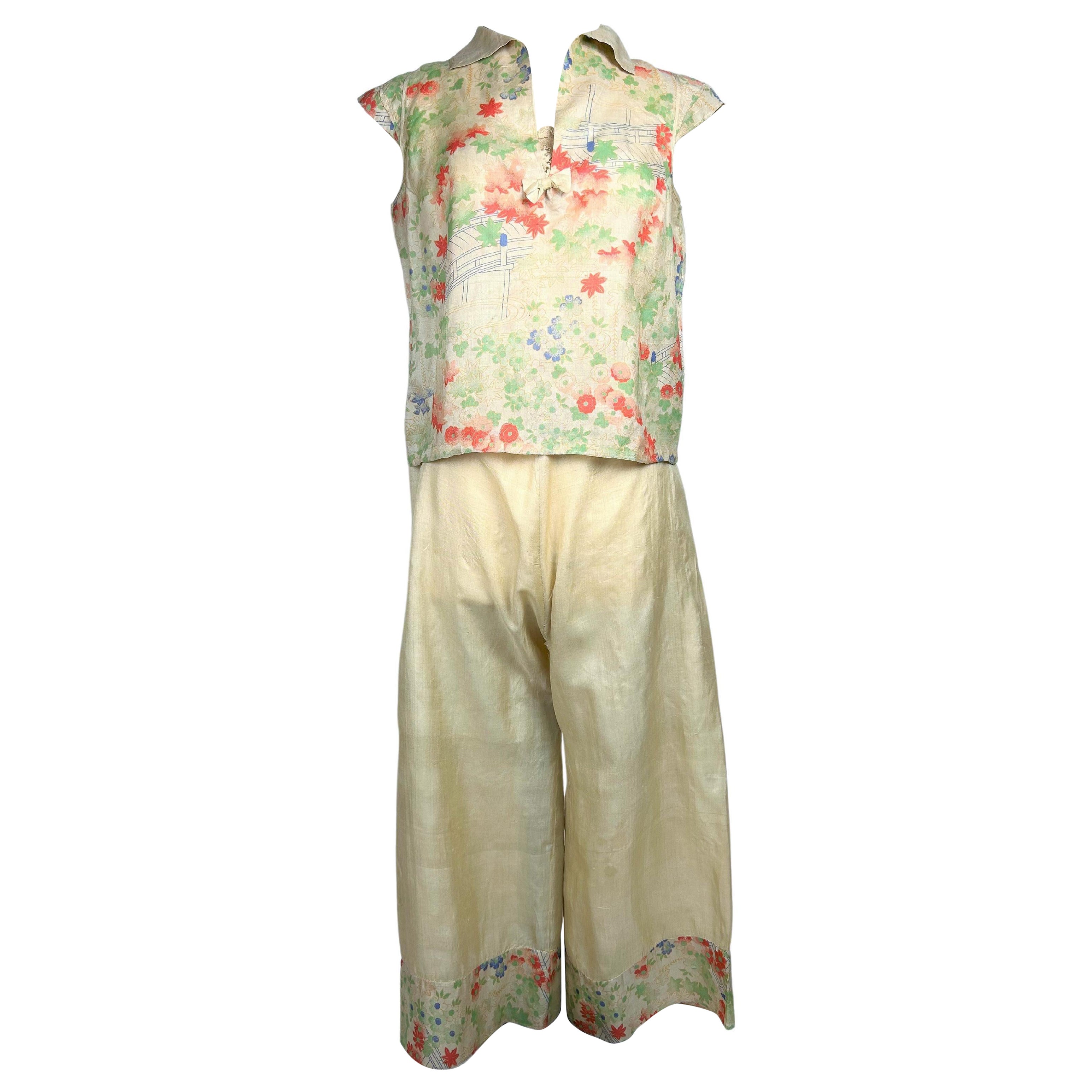Vintage 1930s Japanese Floral Printed Silk Evening Pyjamas Set, France For Sale