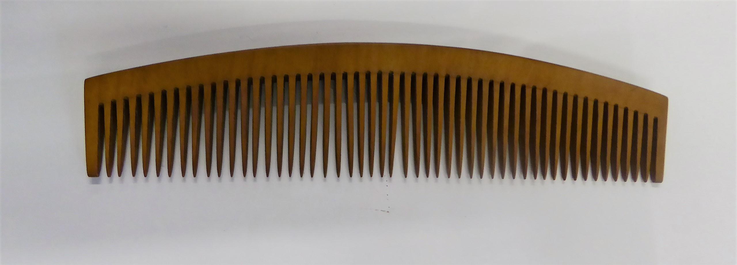 Vintage 1930s Japanese Tsuge Wood Comb Collection 4