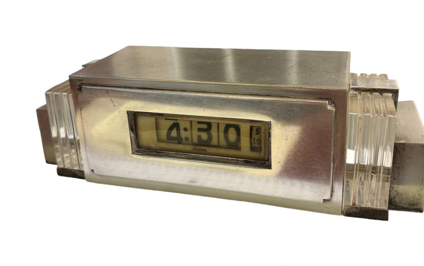 Mid-20th Century Art Deco Silver and Marble Digital Mantel Clock Model 975 by Lawson, Circa 1930 For Sale