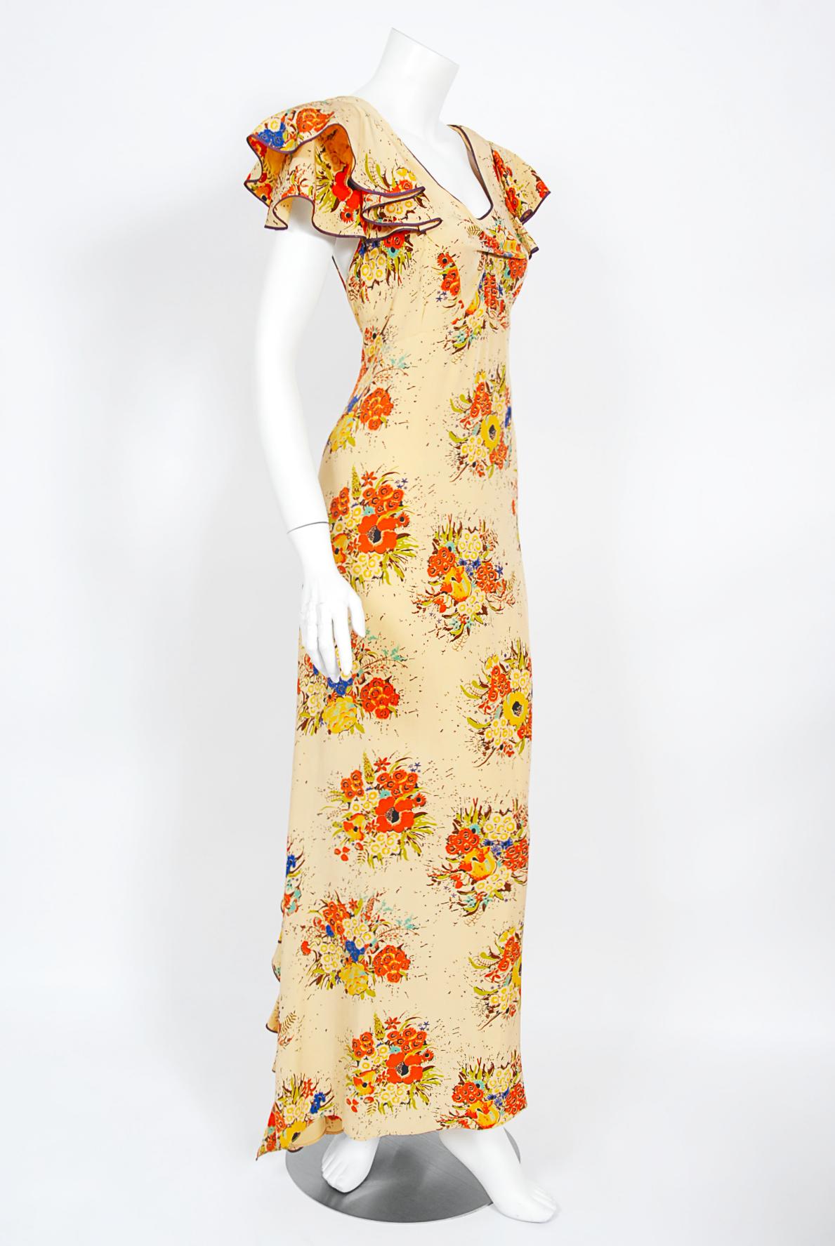 Vintage 1930s Marigold Floral Garden Print Silk Flutter-Sleeve Ruffle Maxi Dress en vente 1
