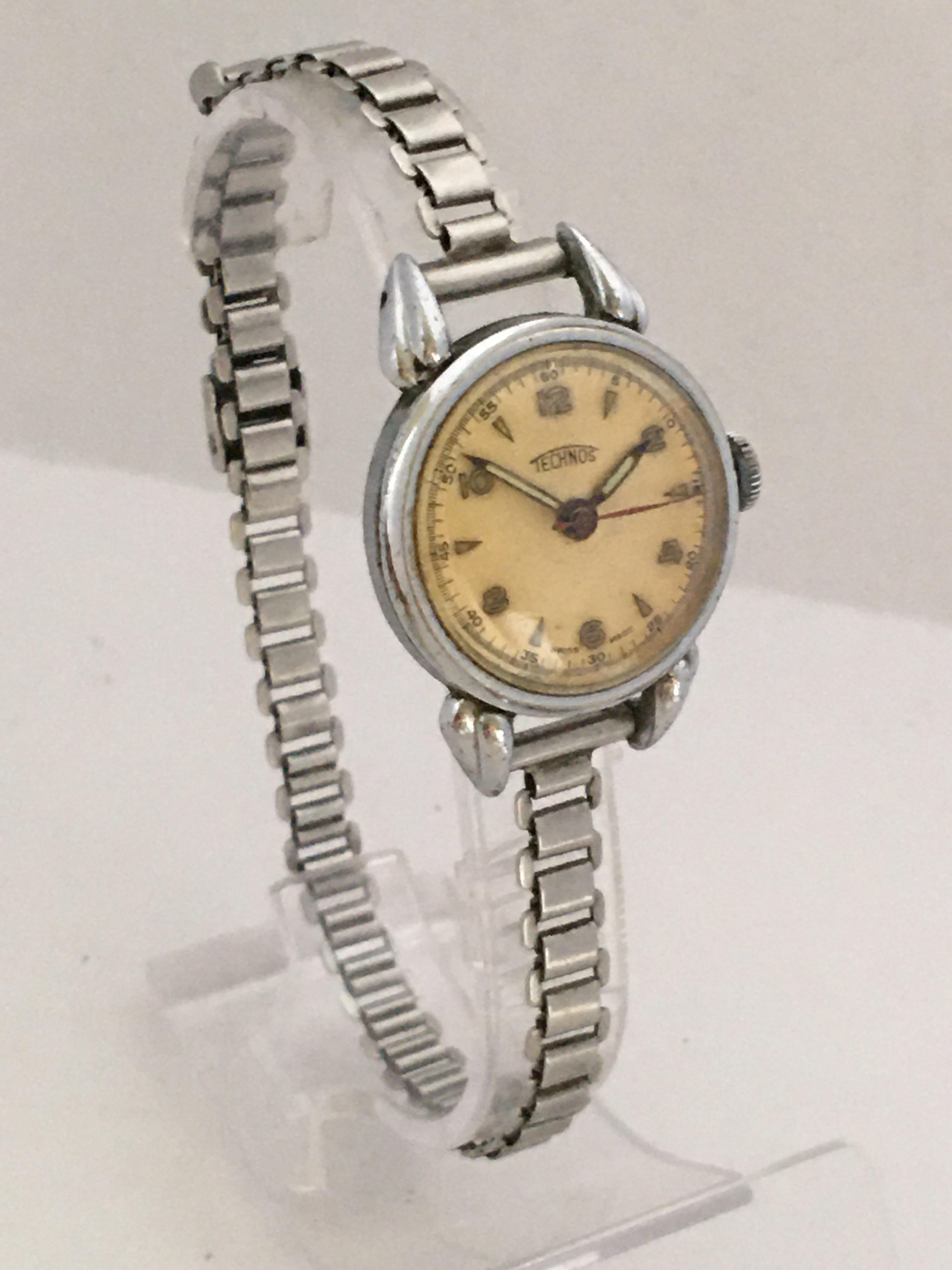 Vintage 1930s Mechanical with Sweep Seconds Swiss Ladies Watch For Sale 1