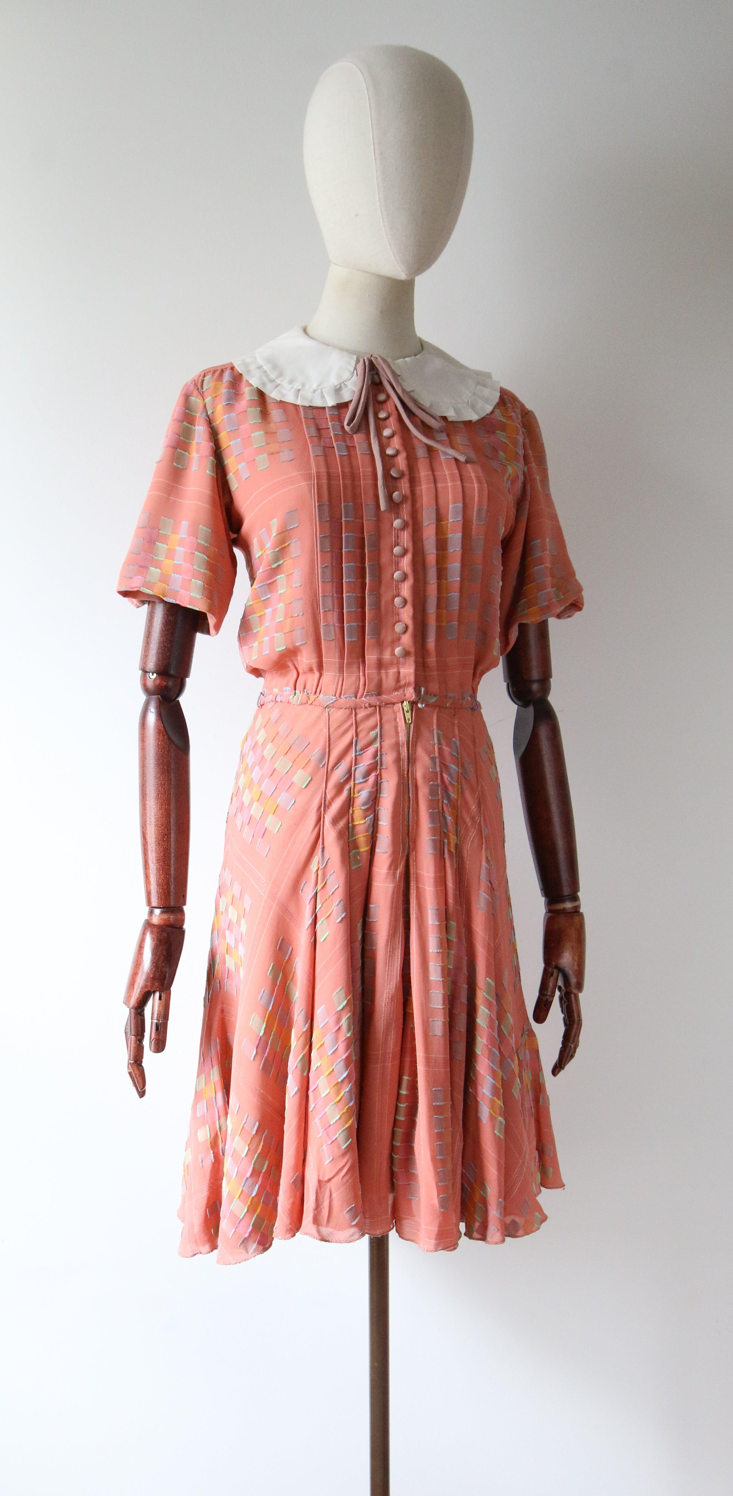 Vintage 1930's pastel pink plaid silk chiffon and cotton collar dress UK 6-8 In Good Condition For Sale In Cheltenham, GB