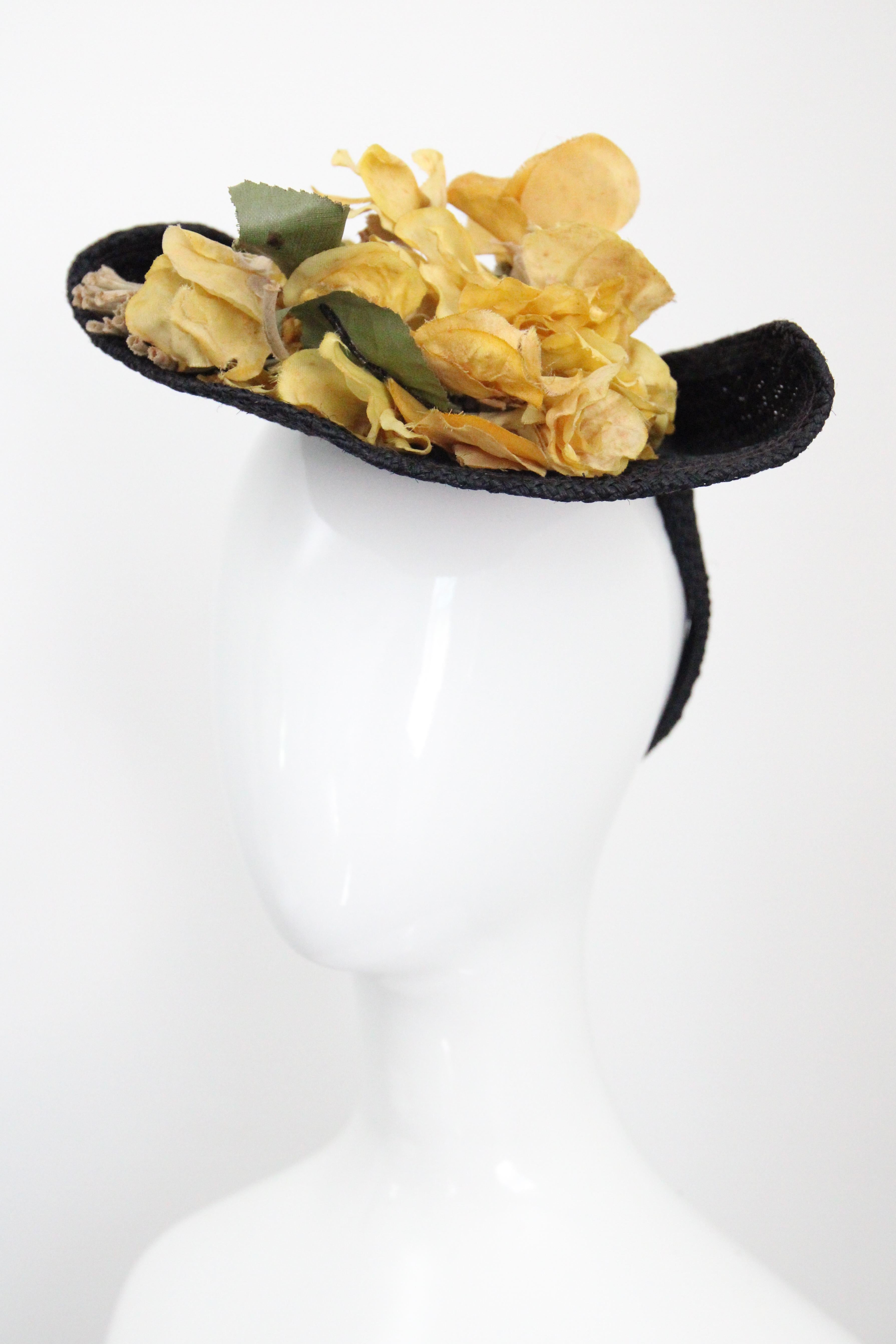 Vintage 1930's Percher Hat black Straw Yellow Floral 1930's Tilt Hat Millinery For Sale 4