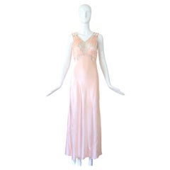 Rosa Satinkleid im Vintage-Stil der 1930er Jahre mit Spitzenakzenten – Dessous-Nachthemd, Größe UK 8–10, US 4–6