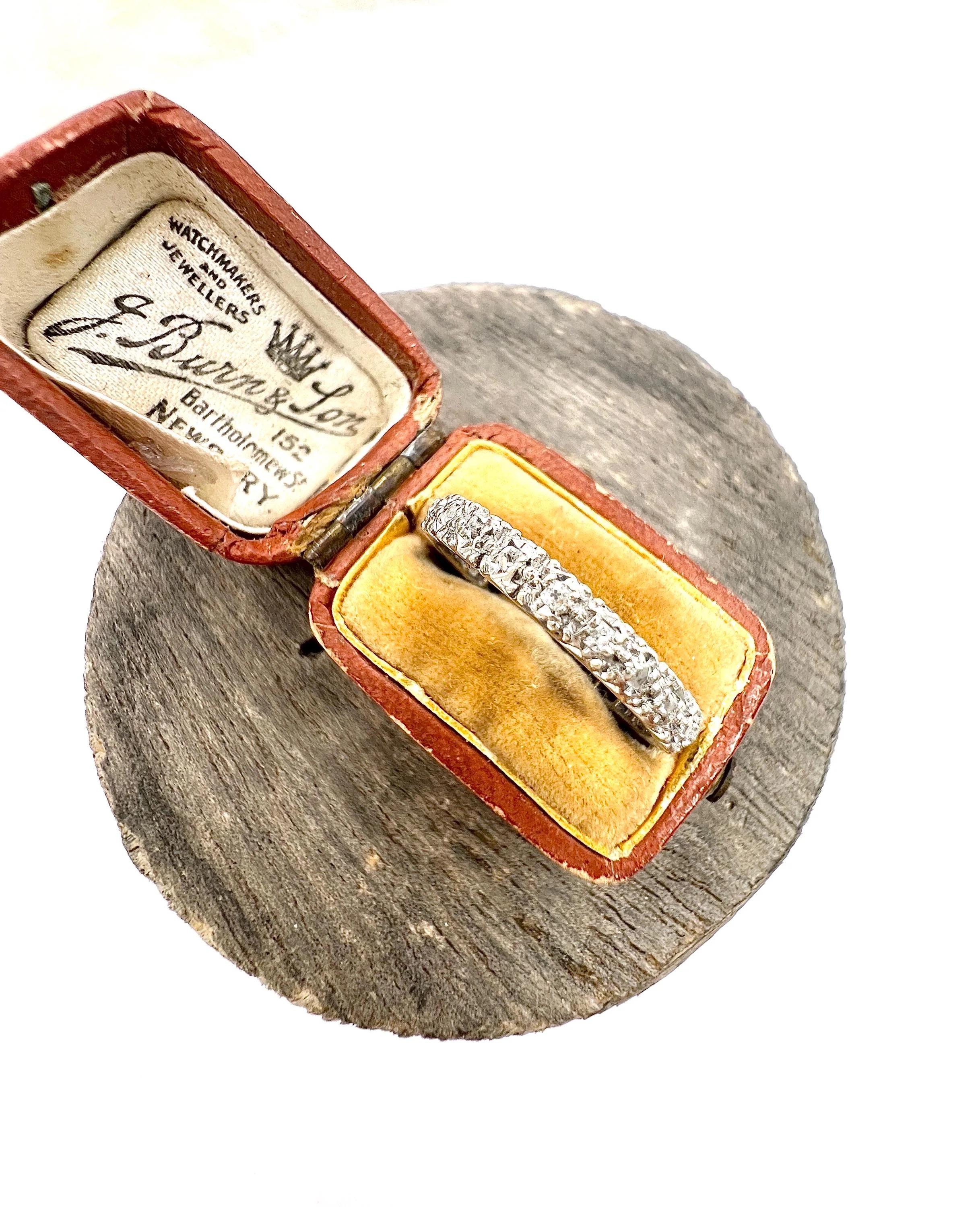 da uomo o donna Anello a eternità in platino e diamanti completi Vintage By 1930 in vendita