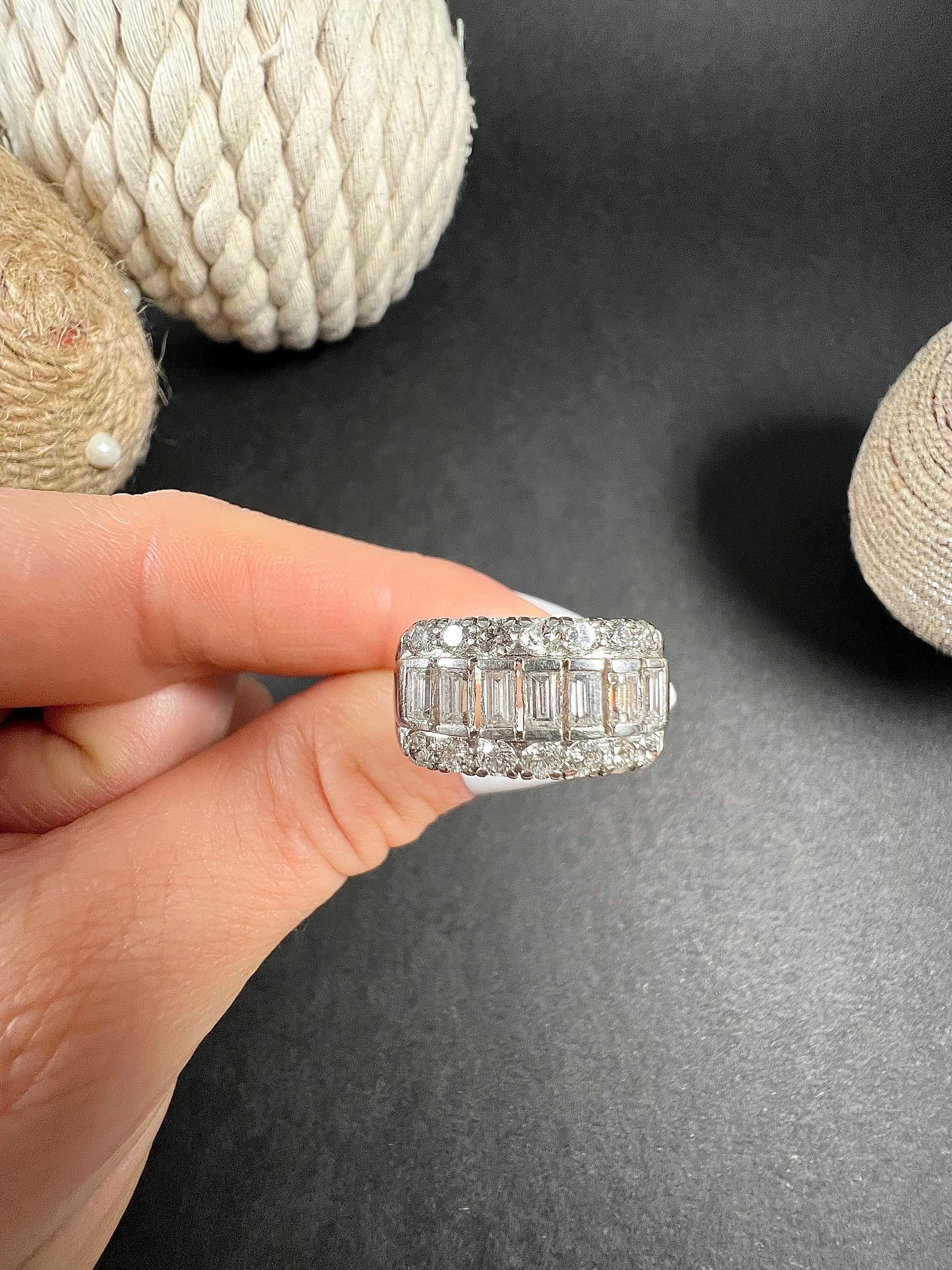Vintage 1930s Platinum Stamped, Three Row Diamond Band Ring In Good Condition For Sale In Brighton, GB