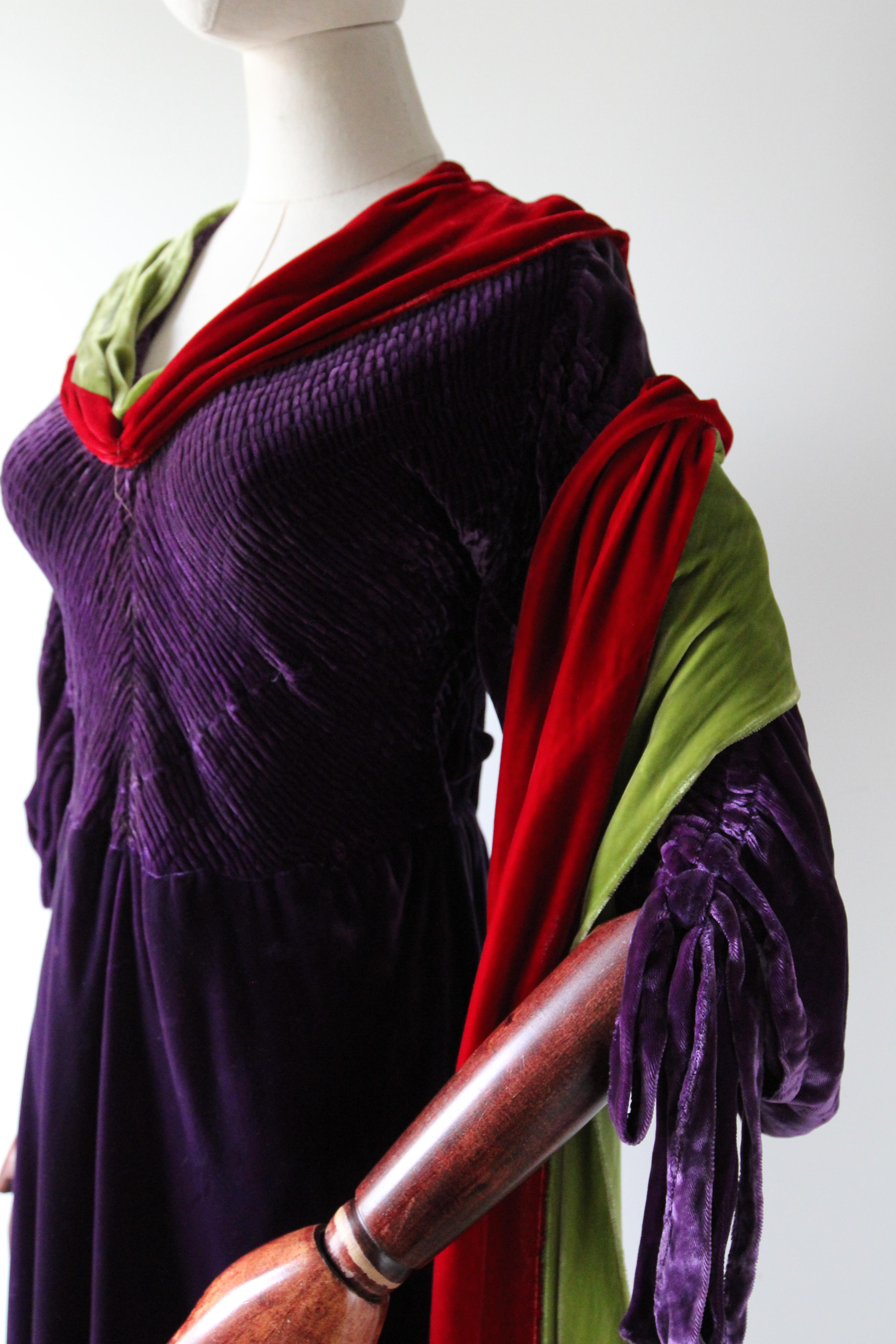Vestido de cóctel vintage de 1930 de terciopelo de seda morado con corte al bies Vestido de 1930 UK 10-14 en venta 6