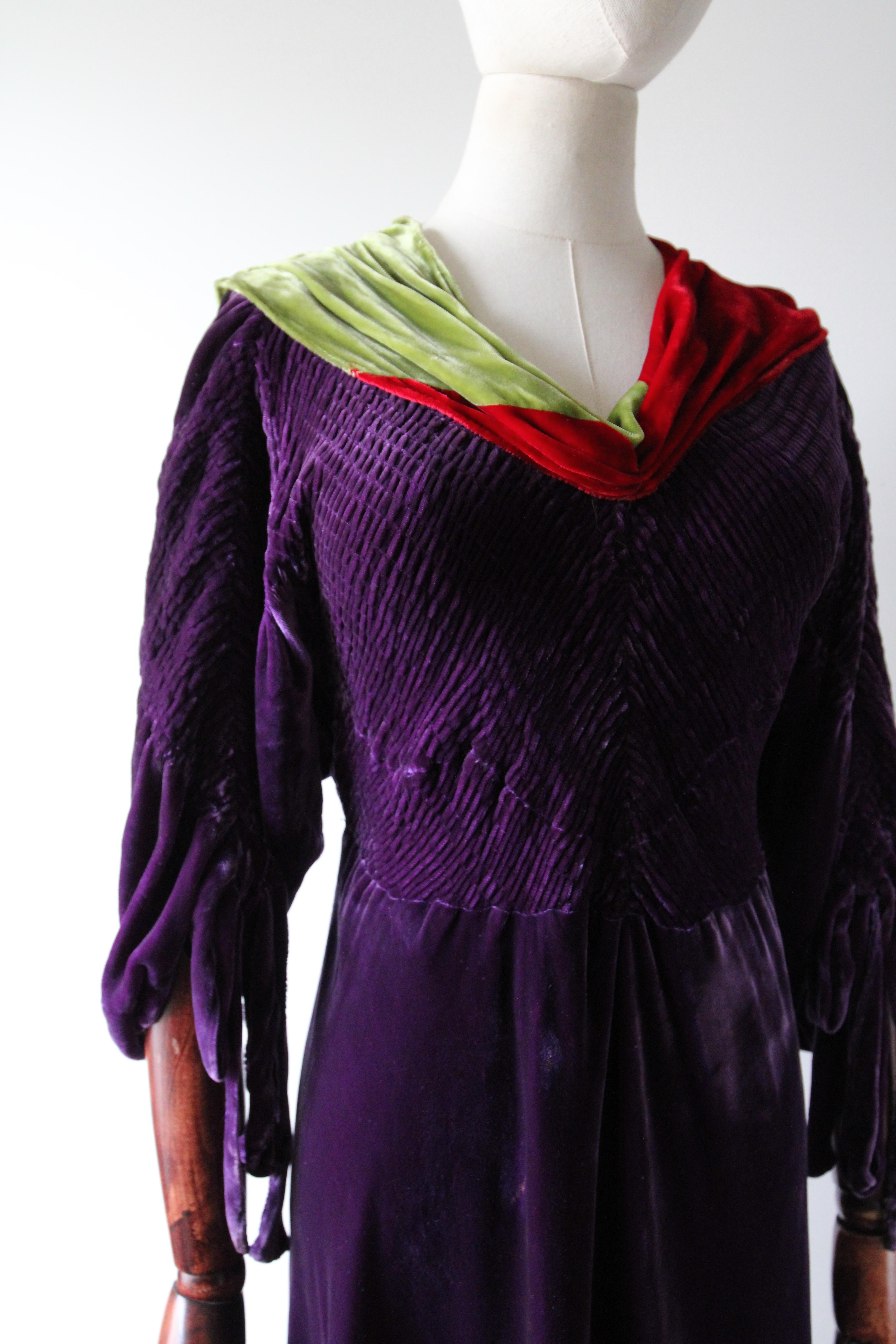 Vestido de cóctel vintage de 1930 de terciopelo de seda morado con corte al bies Vestido de 1930 UK 10-14 en venta 3