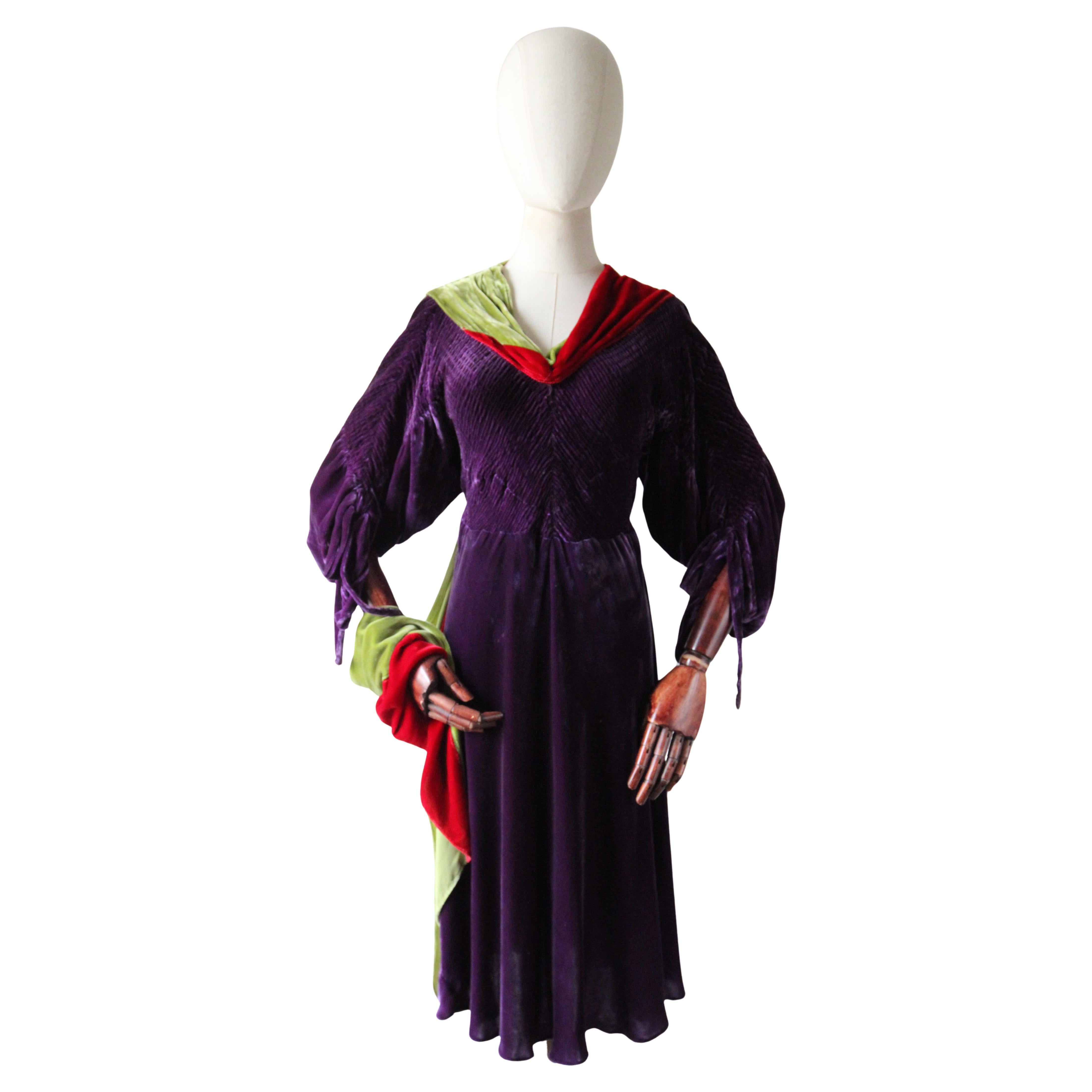 Vestido de cóctel vintage de 1930 de terciopelo de seda morado con corte al bies Vestido de 1930 UK 10-14 en venta