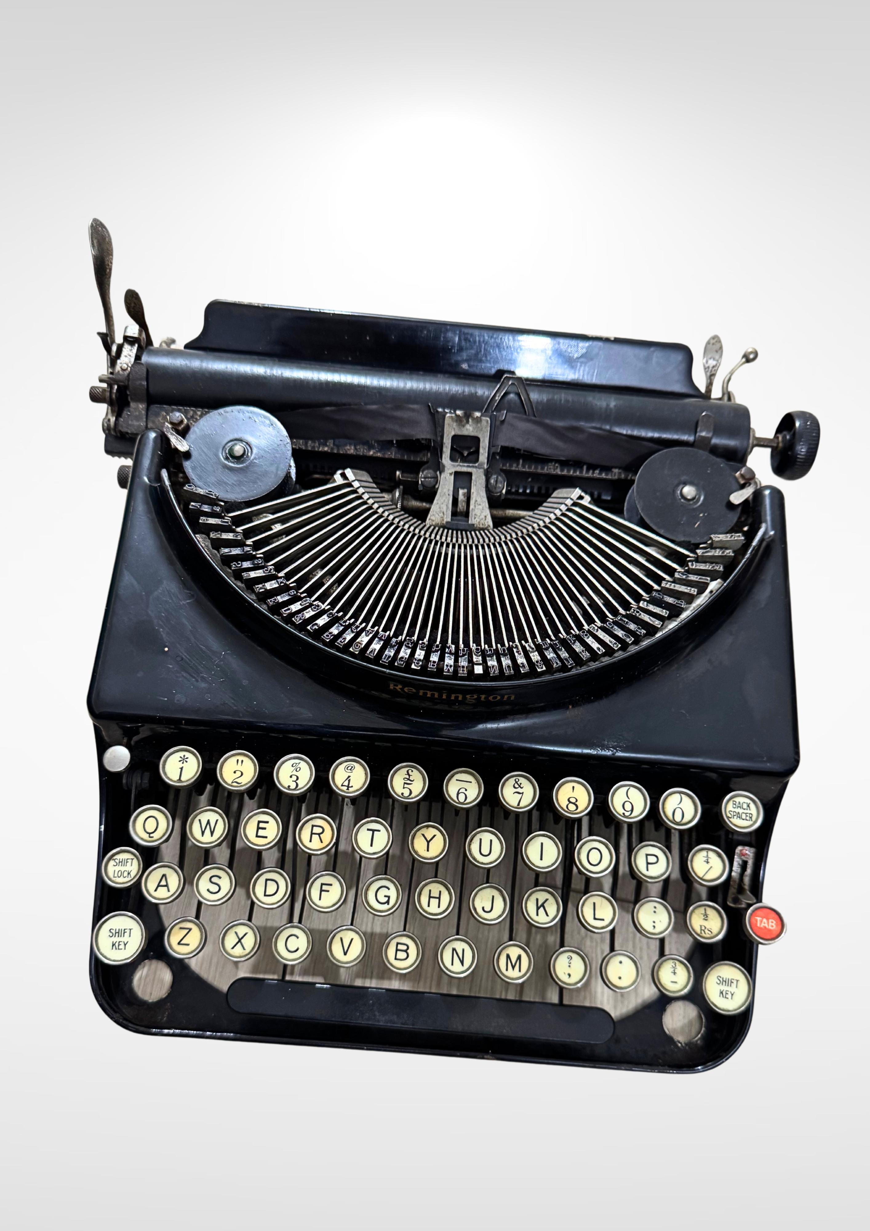 Remington-Schreibmaschine aus den 1930er Jahren im Originalkoffer im Angebot 5