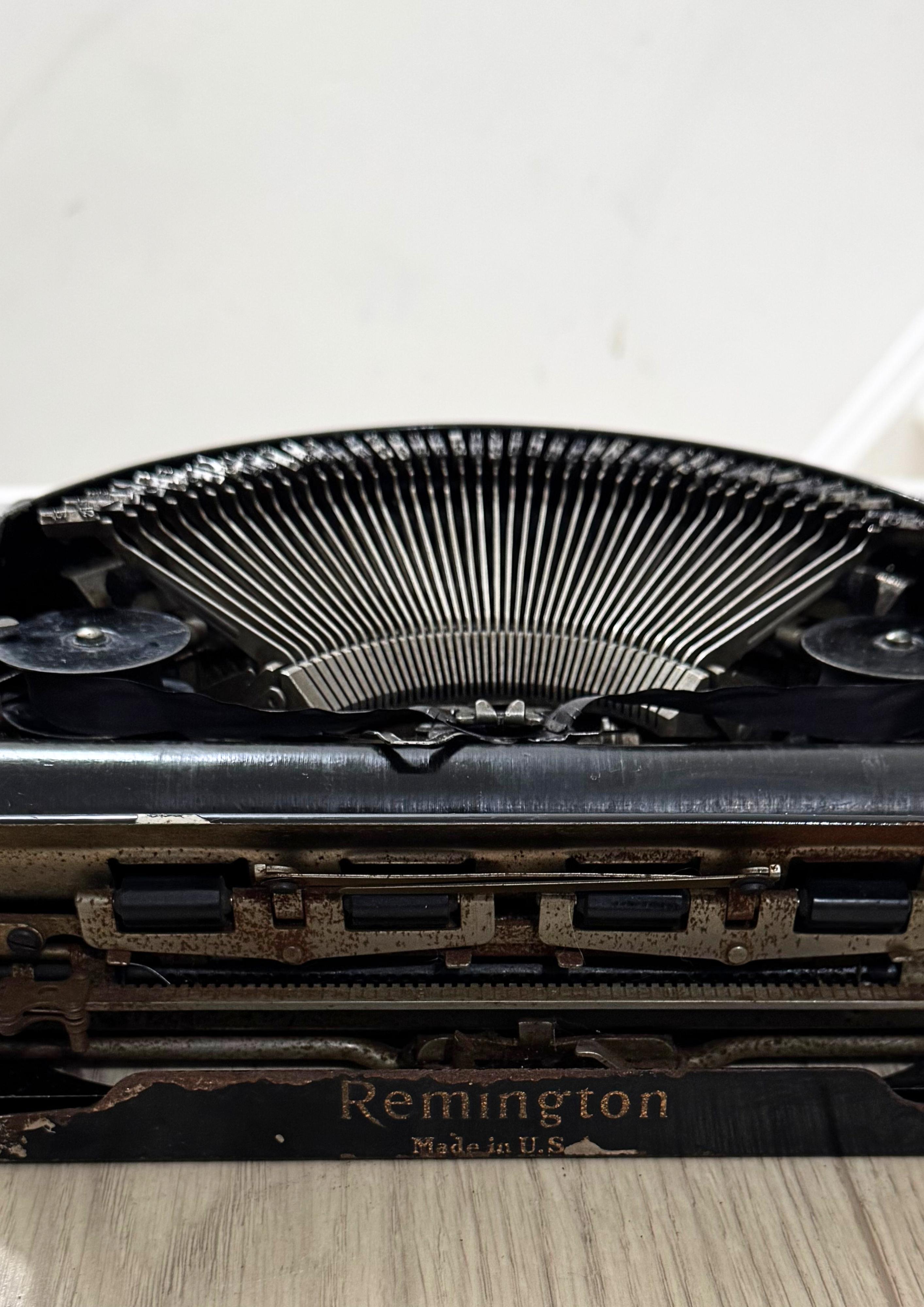 Remington-Schreibmaschine aus den 1930er Jahren im Originalkoffer im Angebot 7