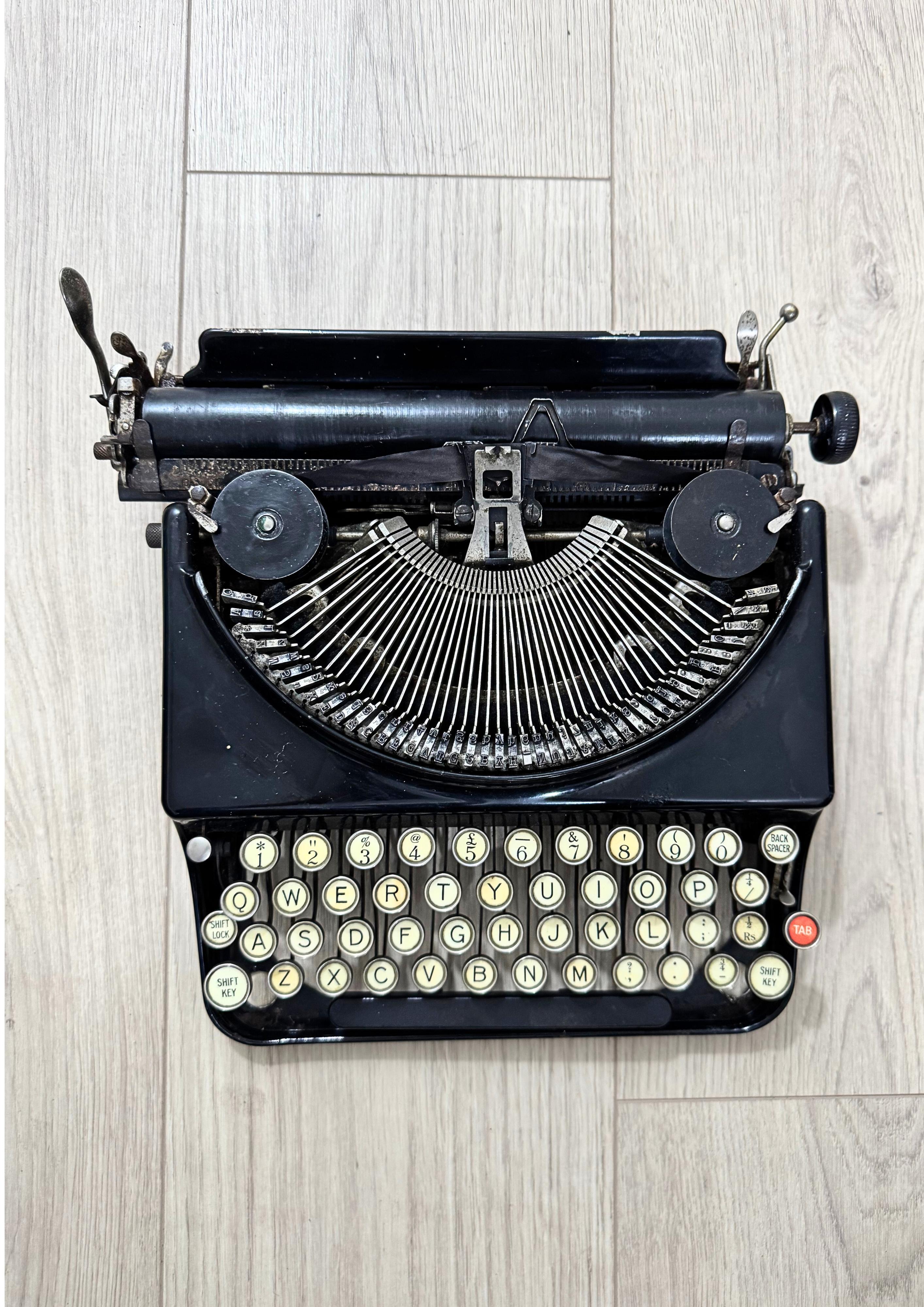 Remington-Schreibmaschine aus den 1930er Jahren im Originalkoffer im Angebot 11