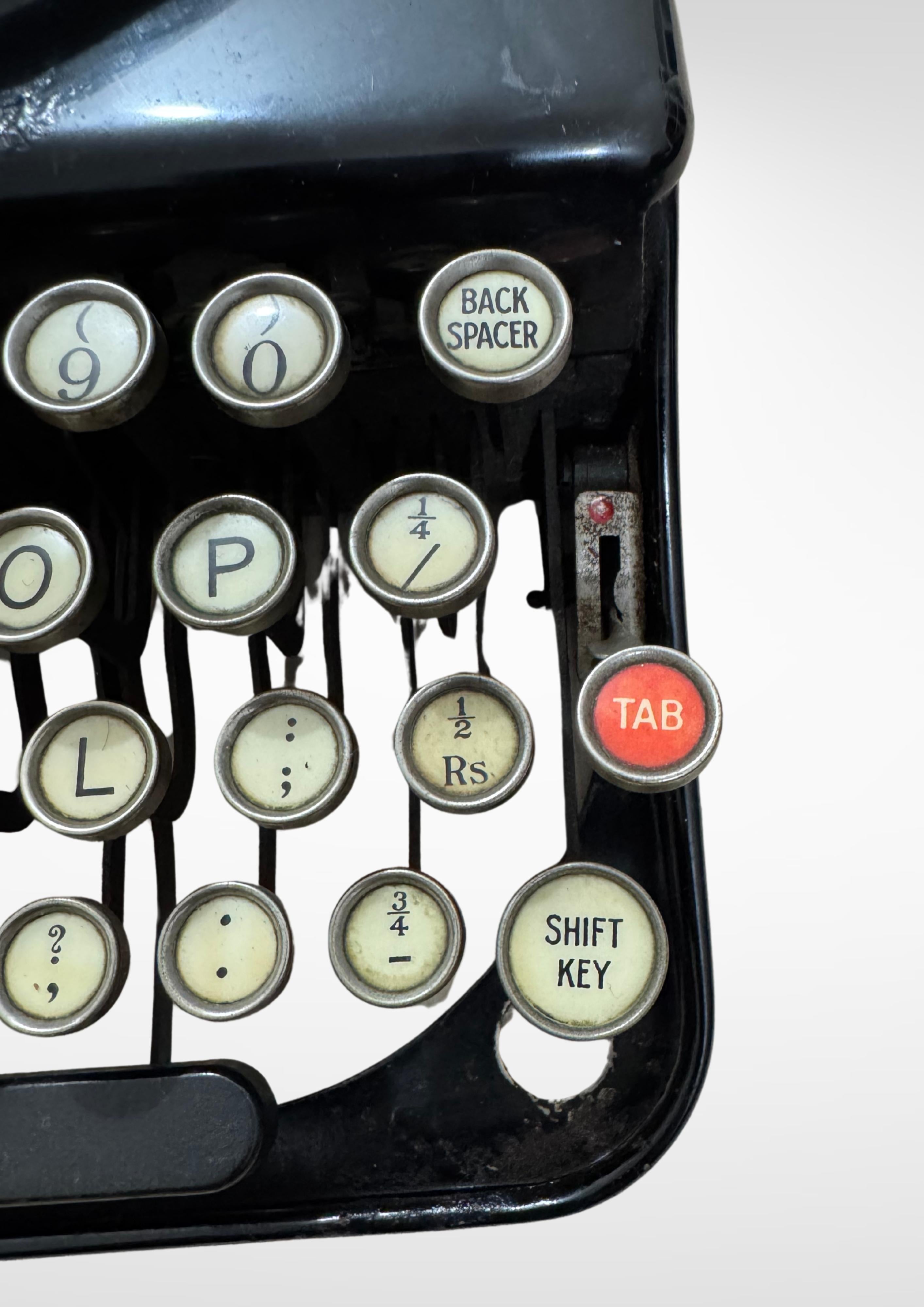 Remington-Schreibmaschine aus den 1930er Jahren im Originalkoffer (Art déco) im Angebot