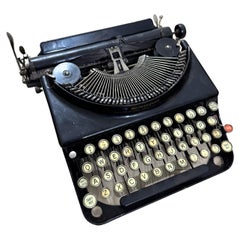 Macchina da scrivere Remington vintage degli anni '30 con custodia originale