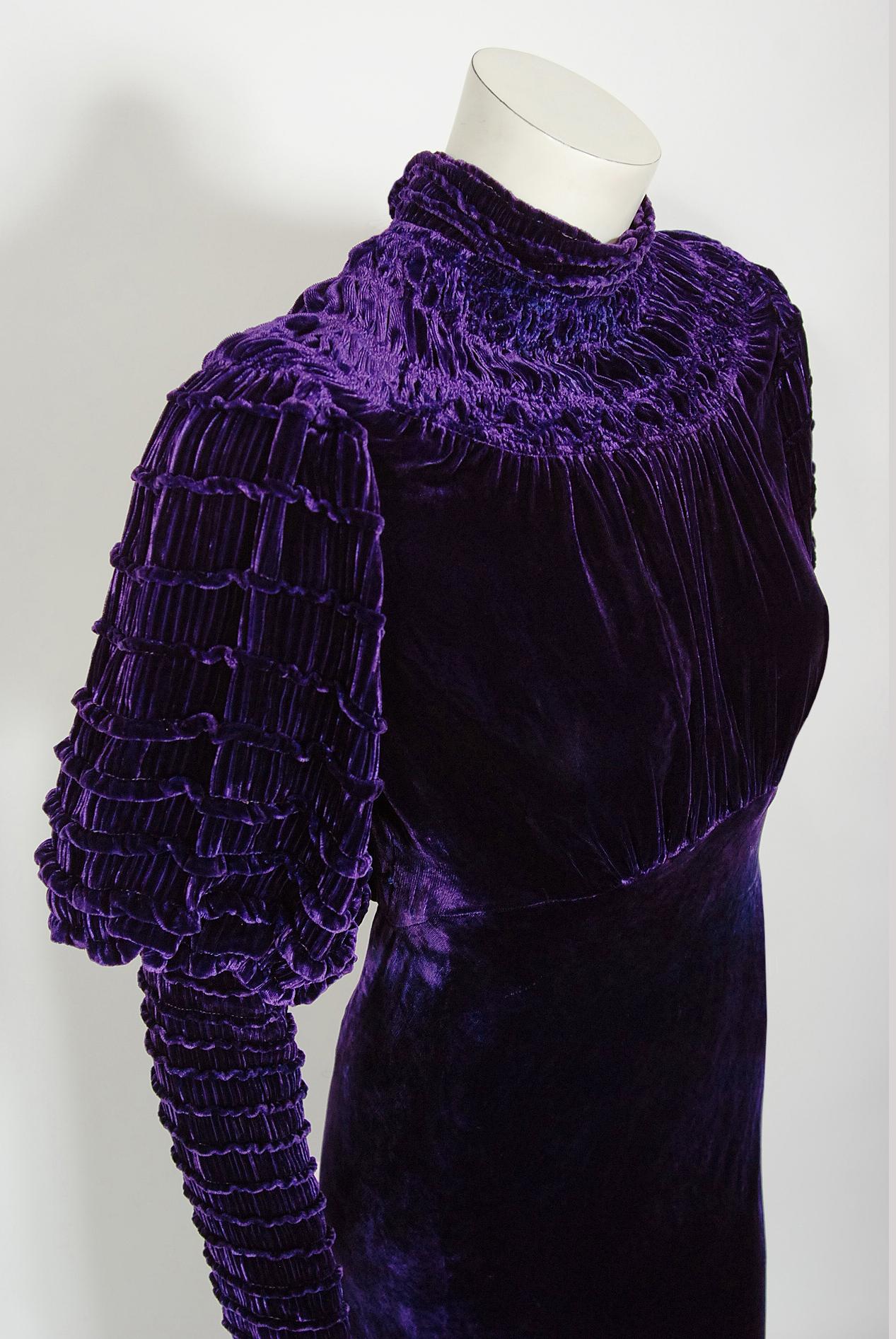 Vintage 1930's Royal Purple Seide-Samt gerüschte Hammel Ärmel Bias-Cut Deko-Kleid Damen